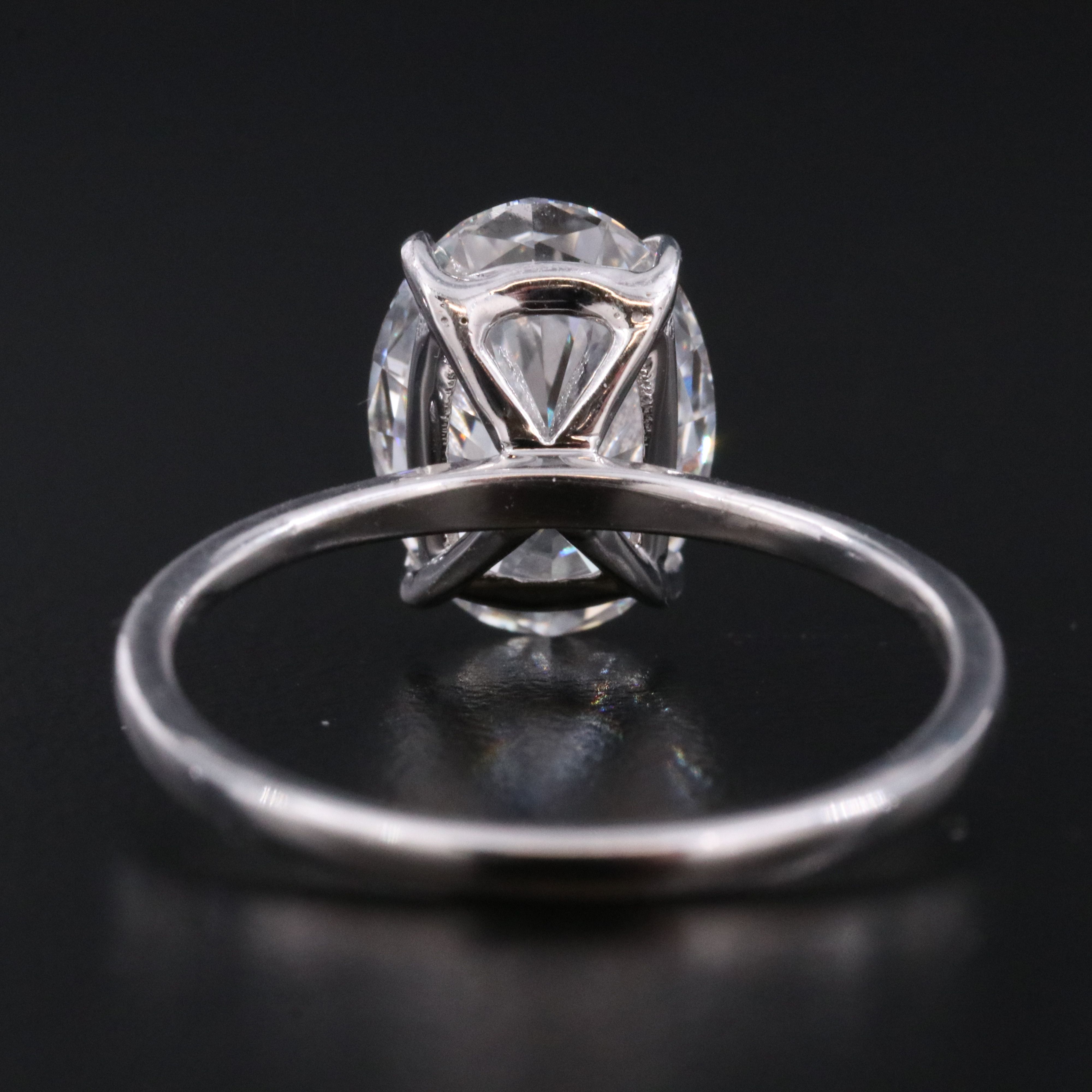 18K 3.04 CT Lab Grown Diamond Solitaire Ring with IGI Report