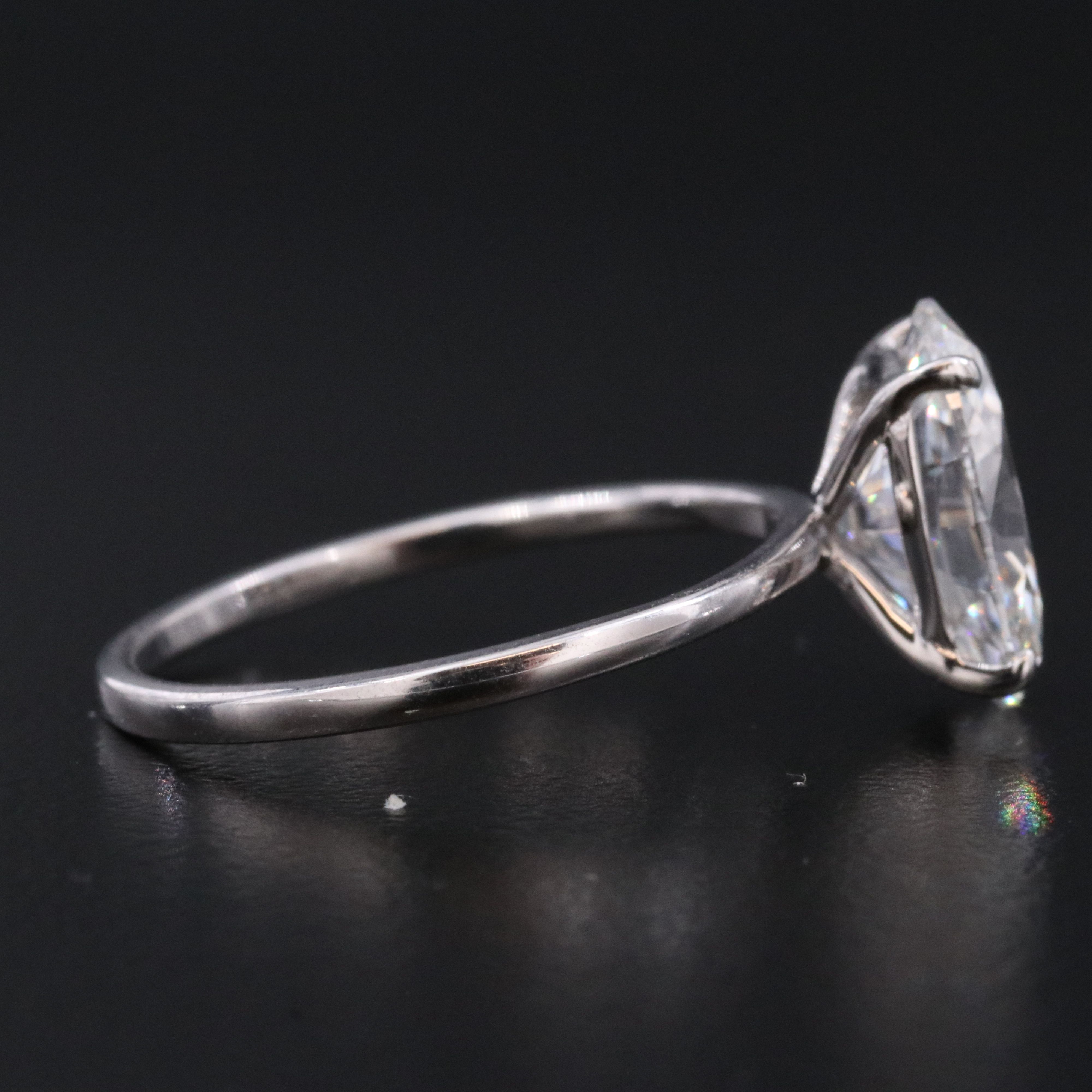 18K 3.04 CT Lab Grown Diamond Solitaire Ring with IGI Report