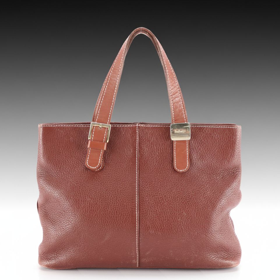 Burberrys Tote Bag in Grained Leather