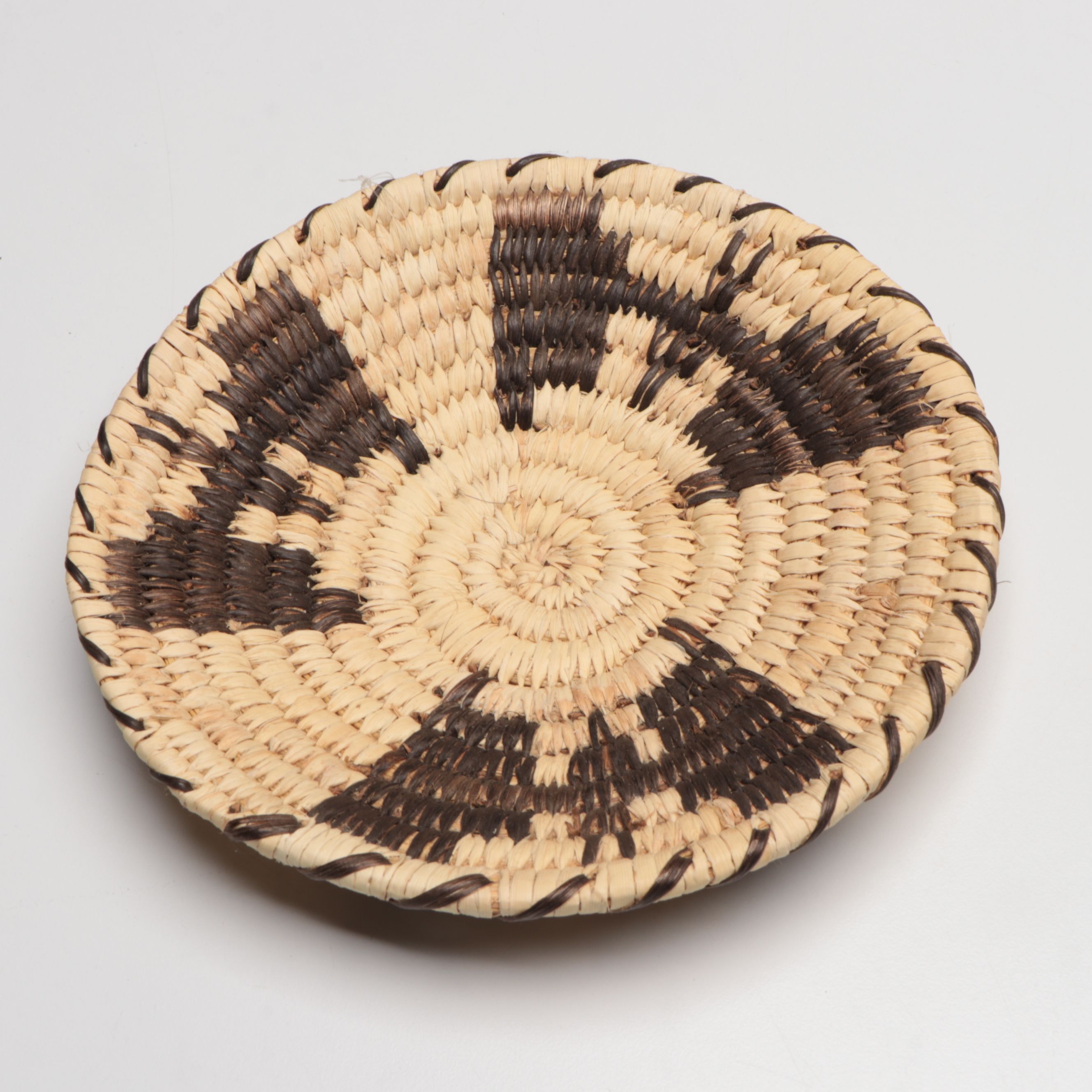 Tohono O'odham Handwoven Beargrass and Devil's Claw Basketry