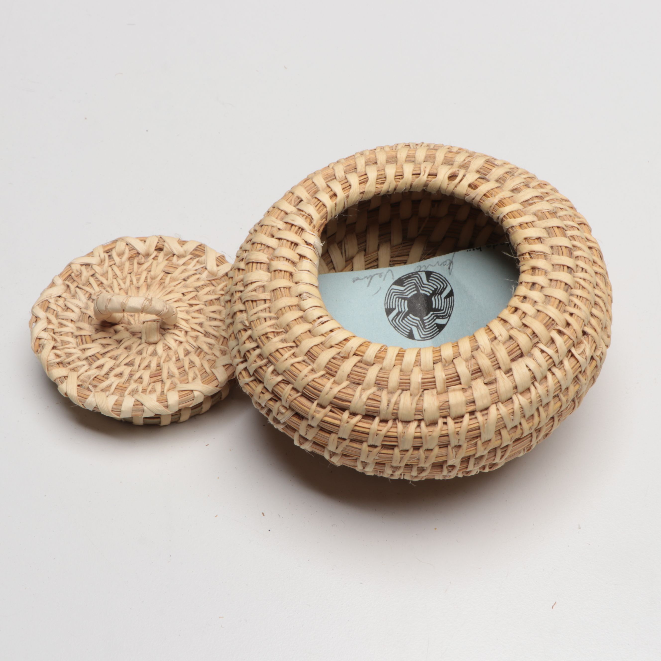 Tohono O'odham Handwoven Beargrass and Devil's Claw Basketry