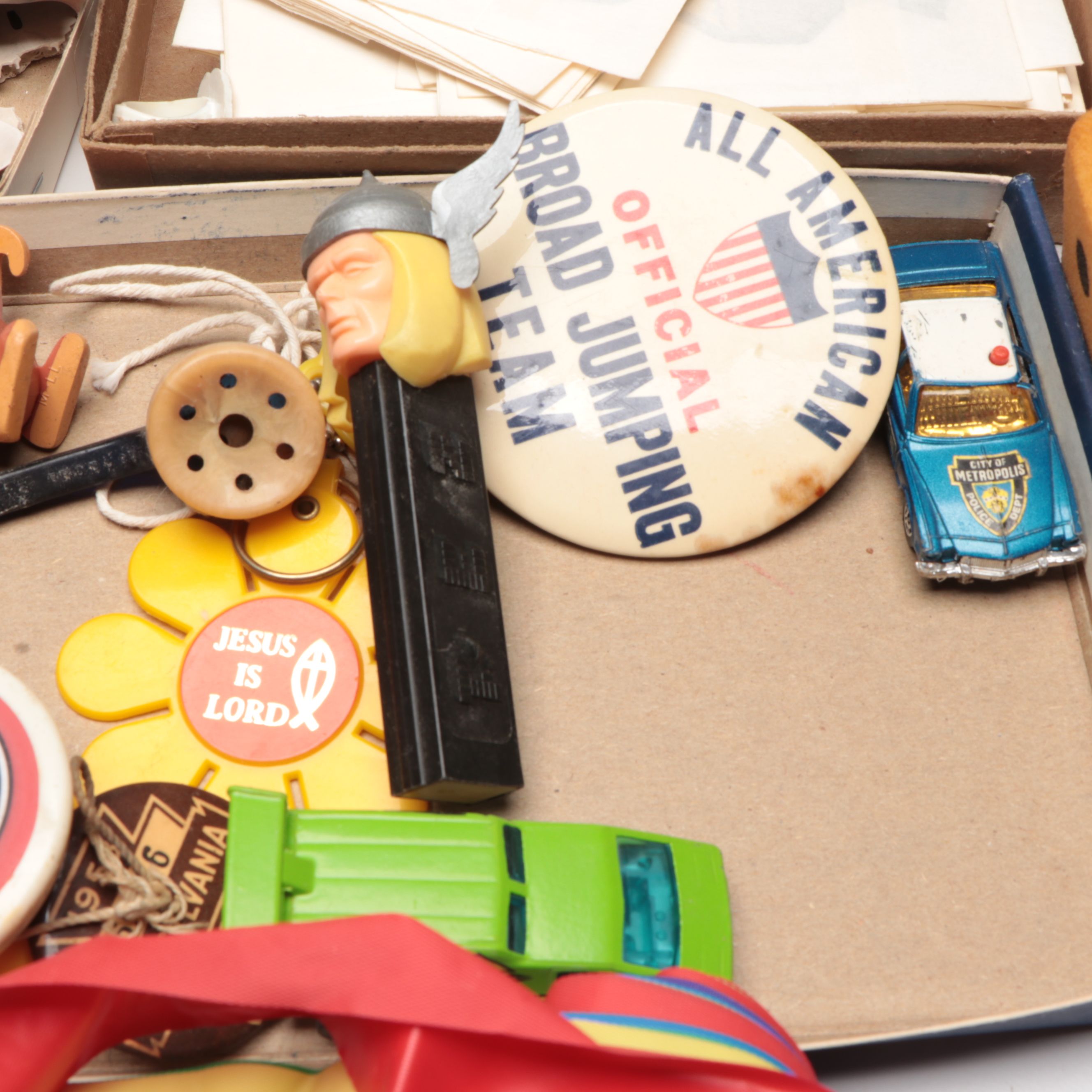 Marvel Valentine's Day Cards, Wood Yo-Yos and Other Vintage Décor