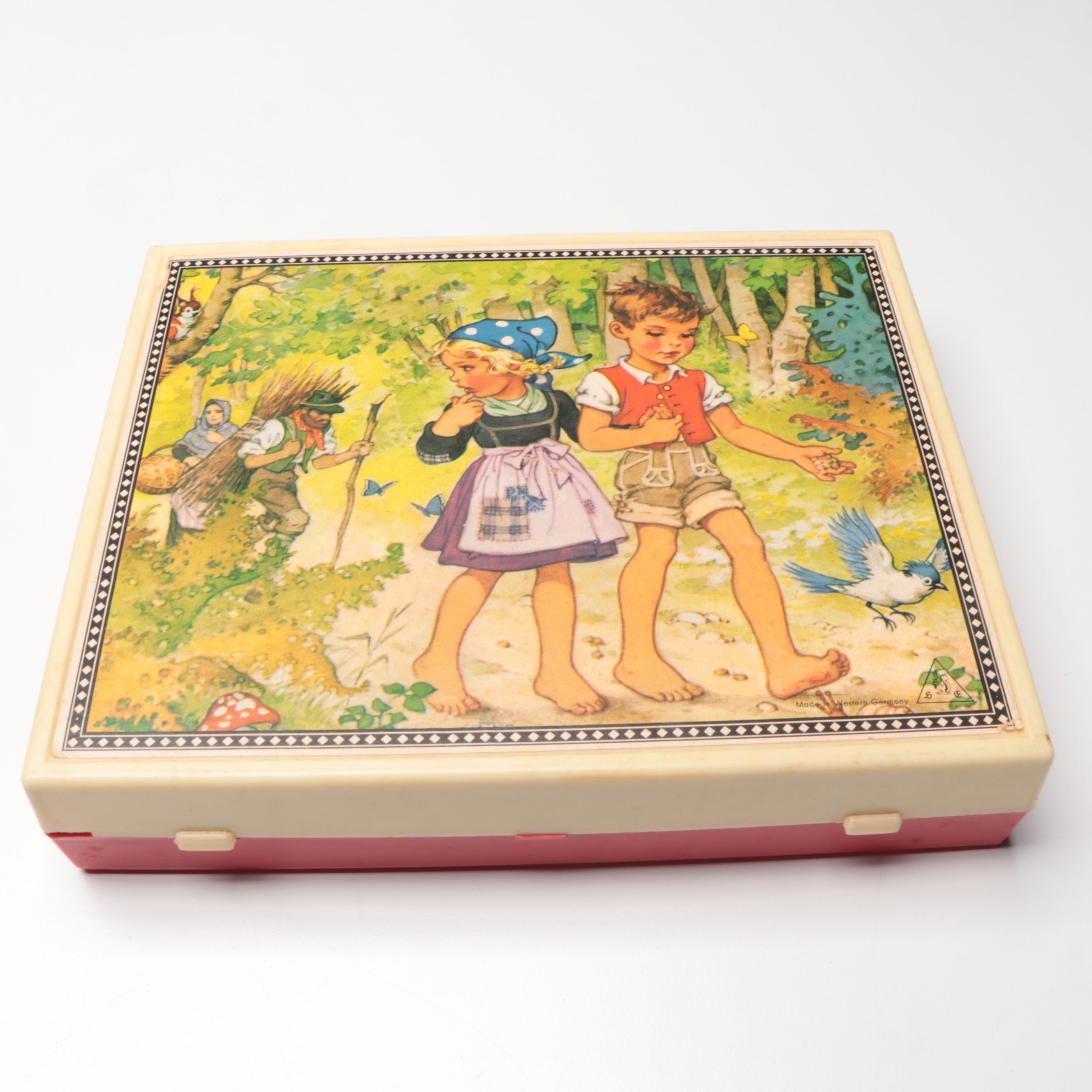 Marvel Valentine's Day Cards, Wood Yo-Yos and Other Vintage Décor