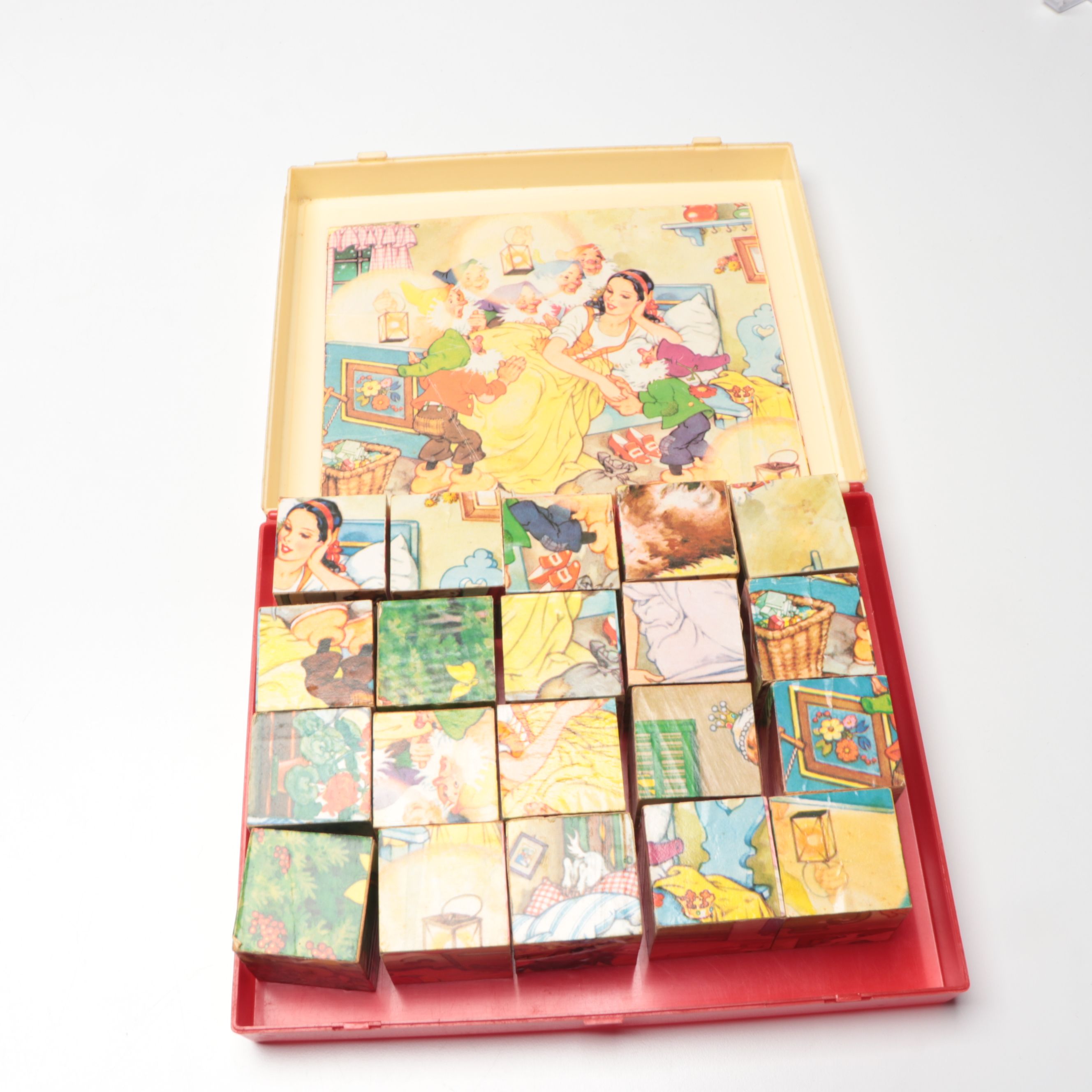 Marvel Valentine's Day Cards, Wood Yo-Yos and Other Vintage Décor