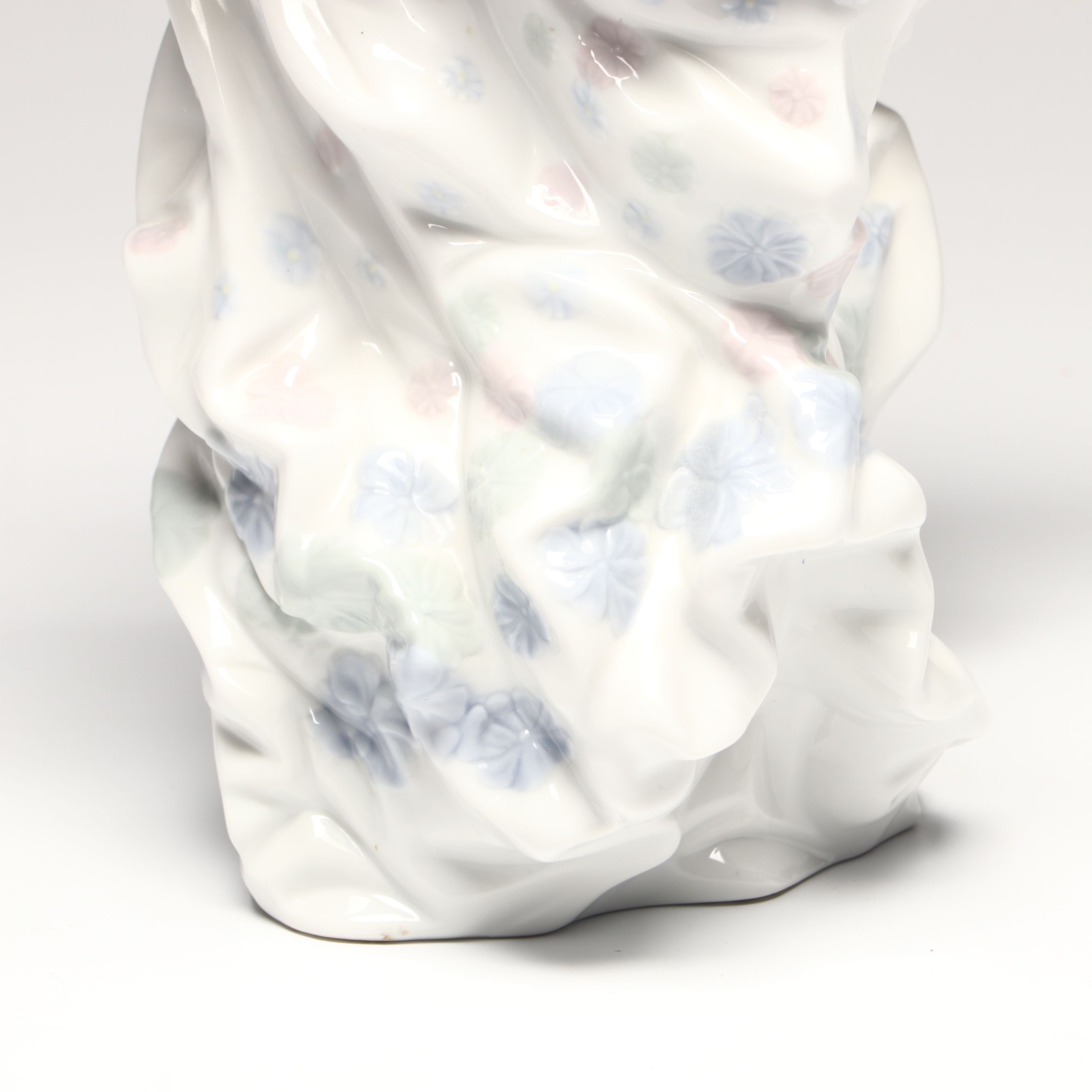 Lladró "Spring Splendor" Porcelain Woman Figurine, Late 20th Century