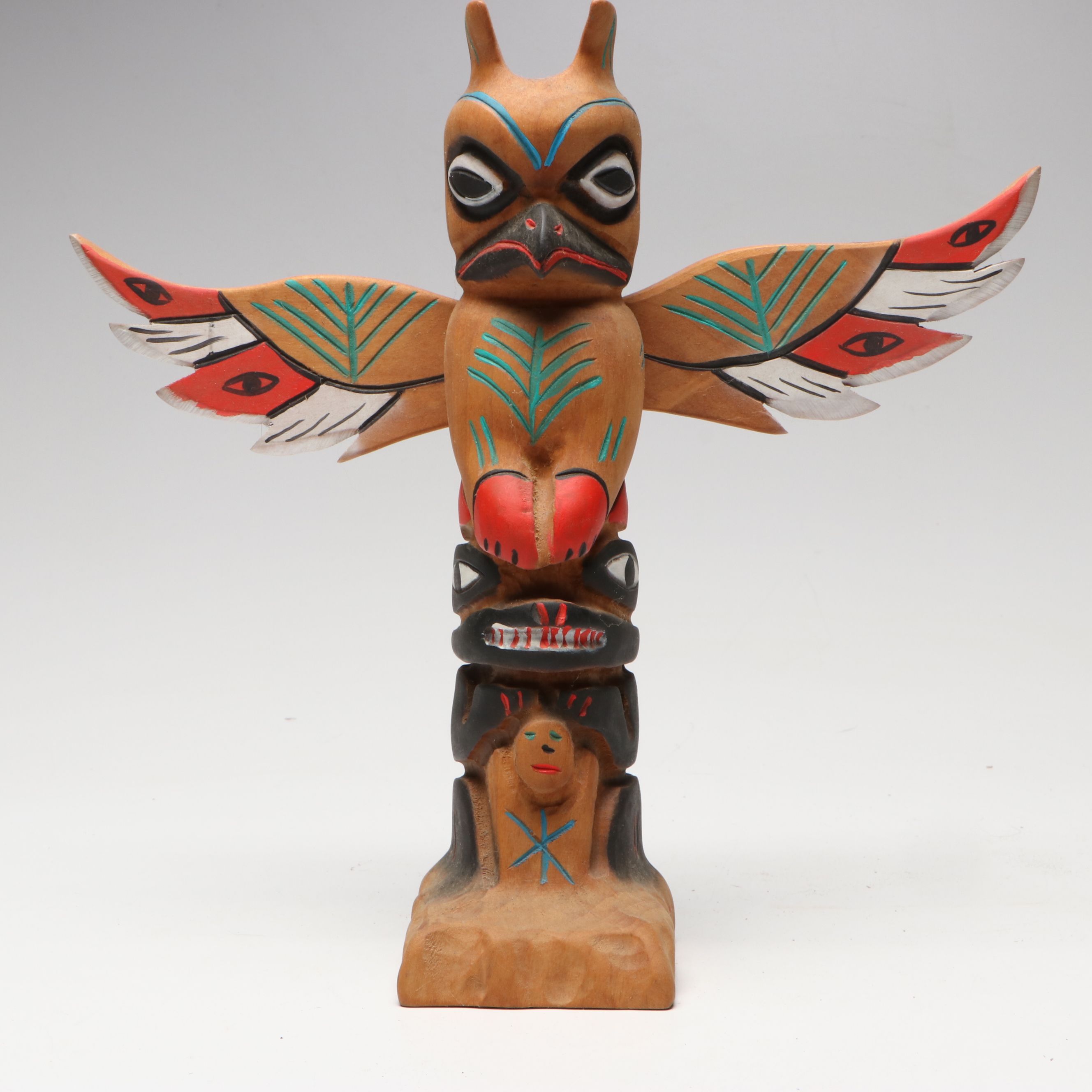 Muir Woods Redwood Totem Pole Souvenir with Handwoven Basket and Tray