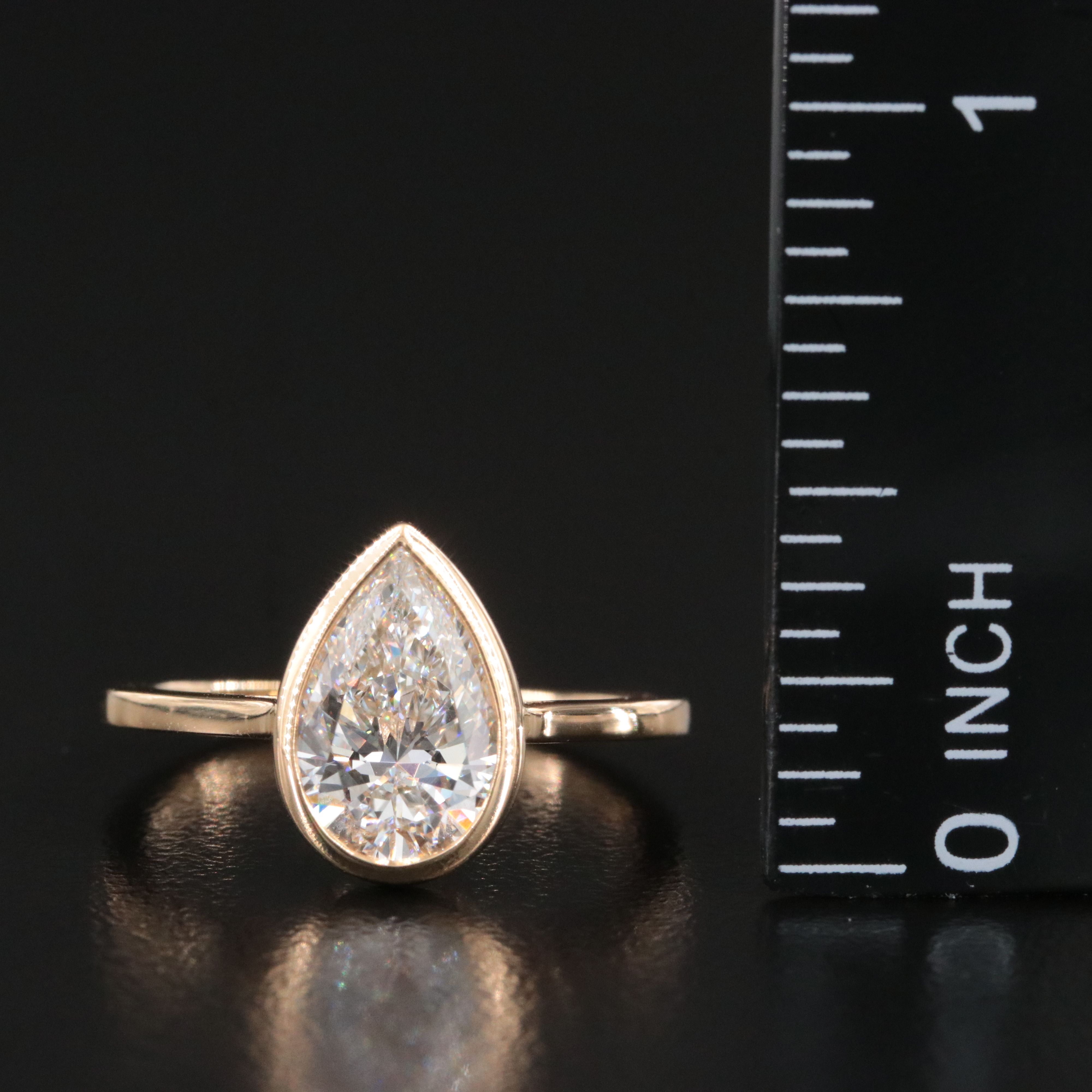 18K 2.00 CT Lab Grown Diamond Solitaire Ring with IGI Report