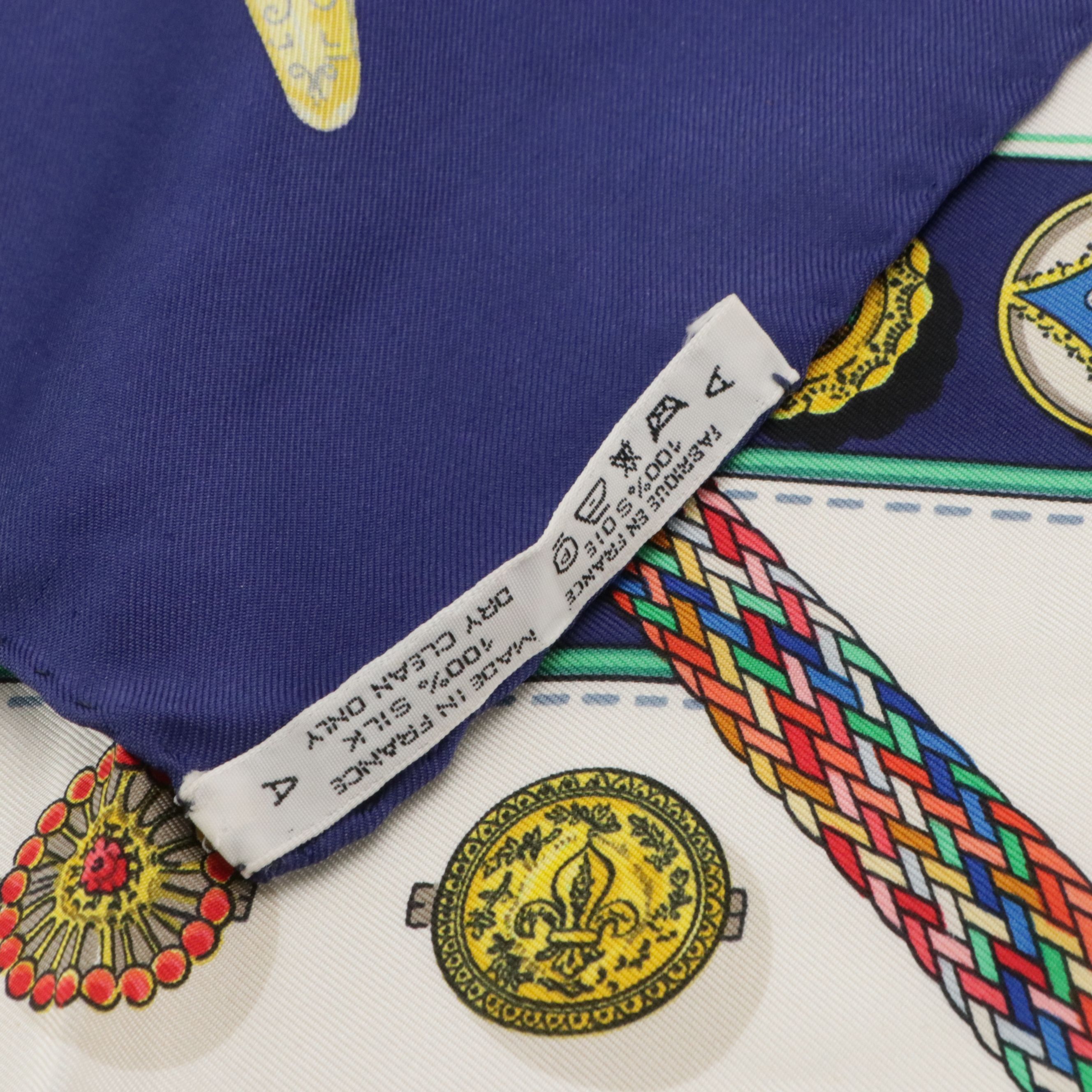 Hermès "Petite Main" Scarf 90 in Silk Twill