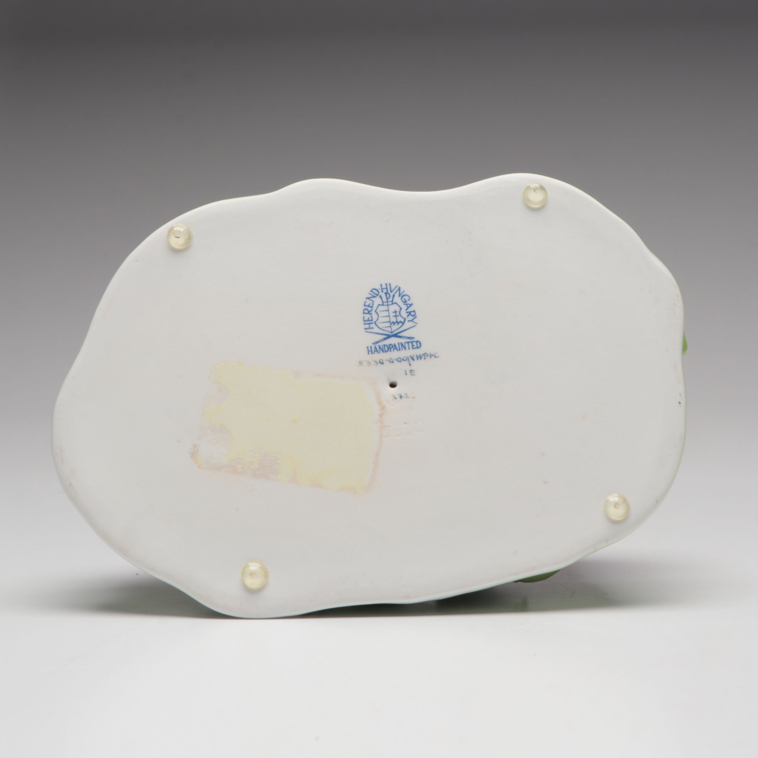 Herend Raspberry Fishnet with Gold “Rabbit on Grass” Porcelain Figurine