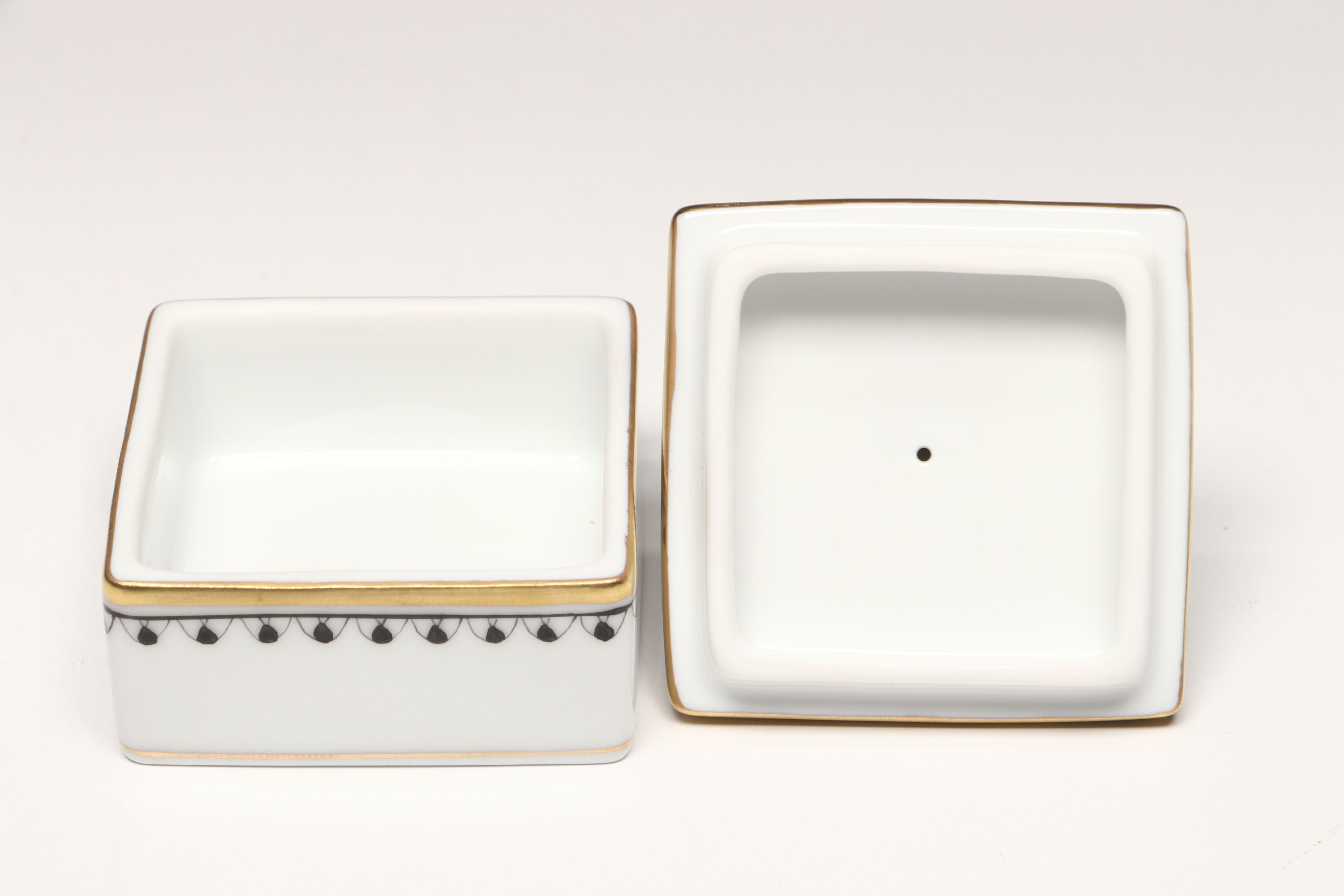 Herend Black Fishnet with Gold Porcelain "Bunny Box"