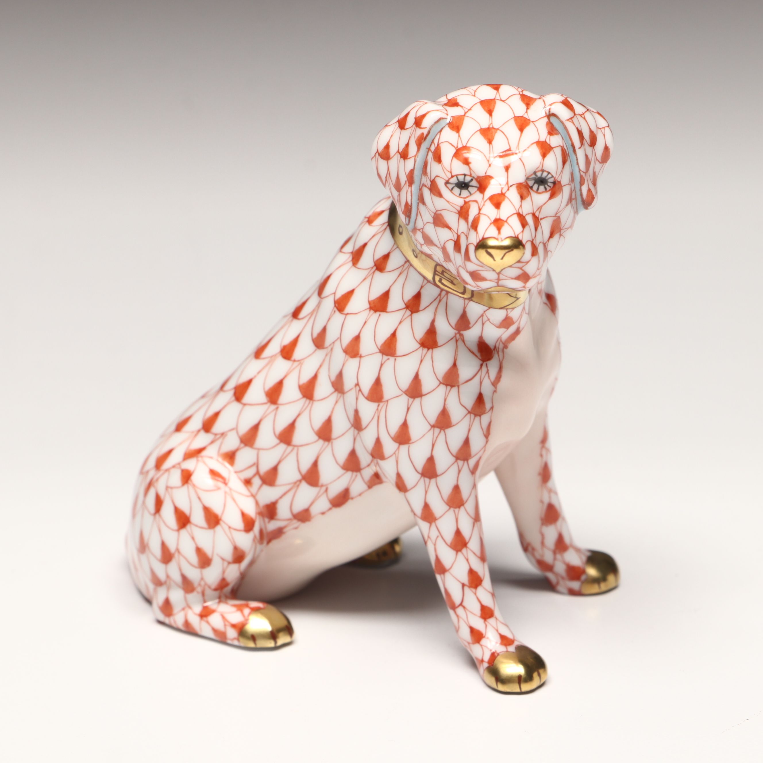 Herend Rust Fishnet with Gold "Labrador Retriever" Porcelain Figurine