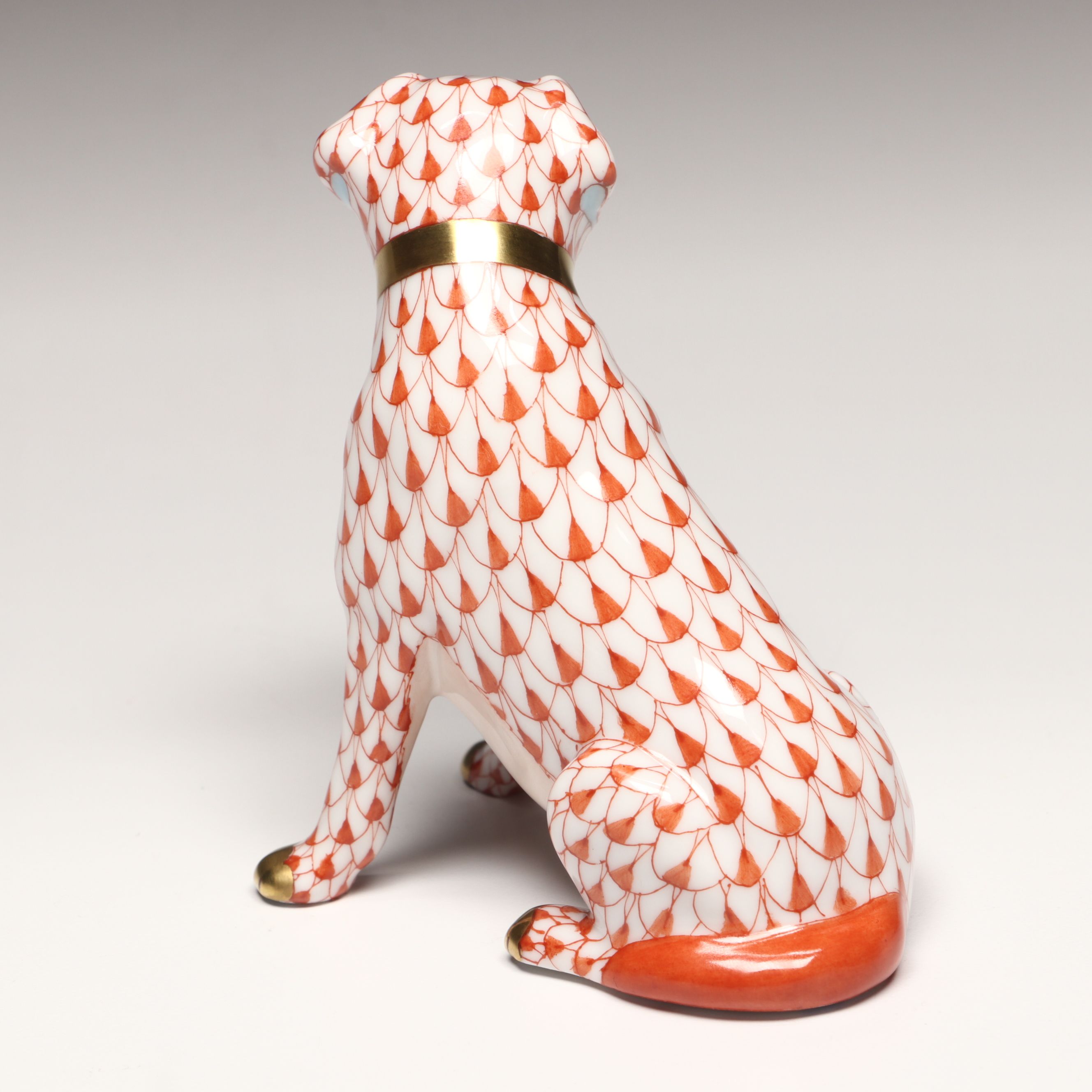 Herend Rust Fishnet with Gold "Labrador Retriever" Porcelain Figurine