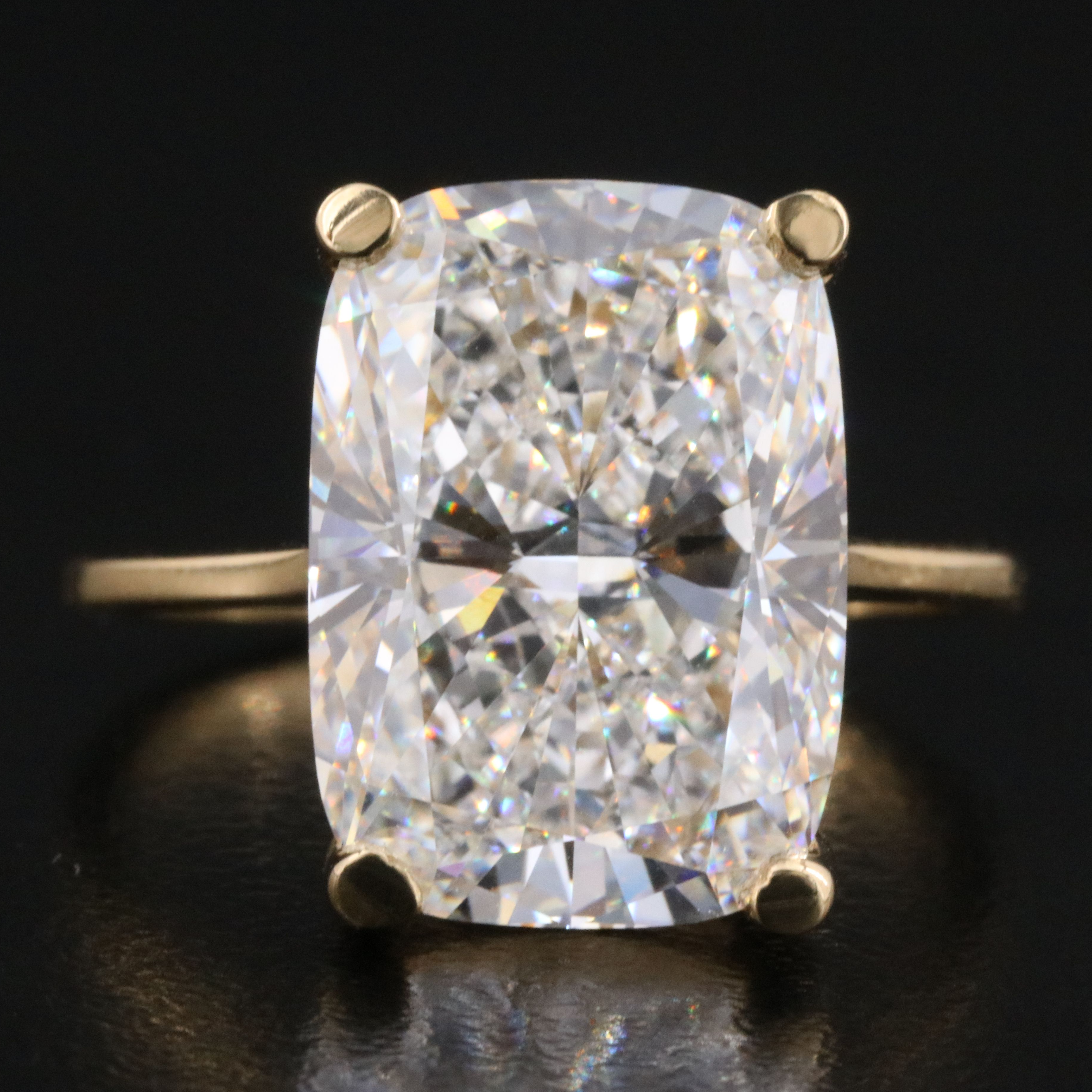 18K 8.50 CT Lab Grown Diamond Solitaire Ring with IGI Report