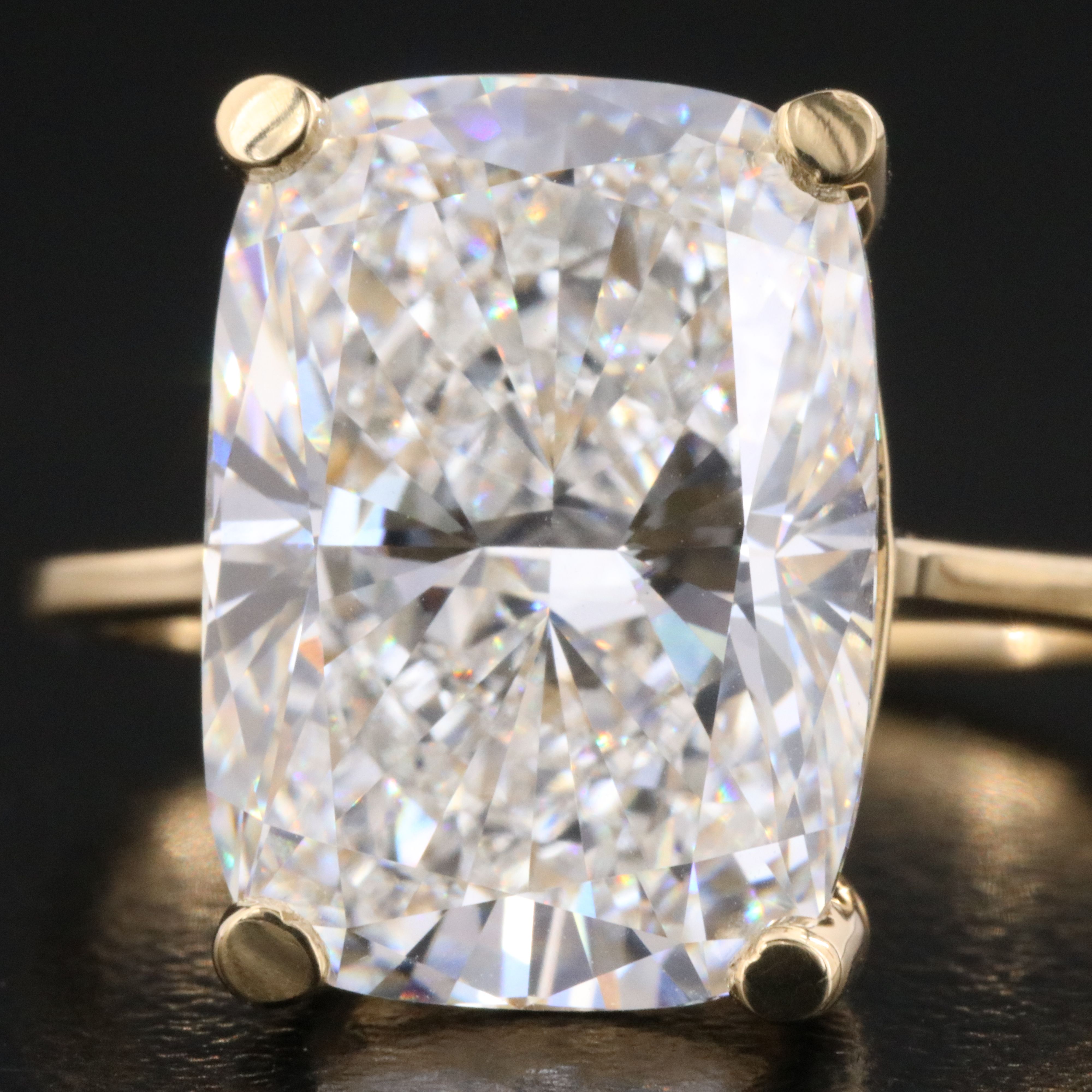 18K 8.50 CT Lab Grown Diamond Solitaire Ring with IGI Report