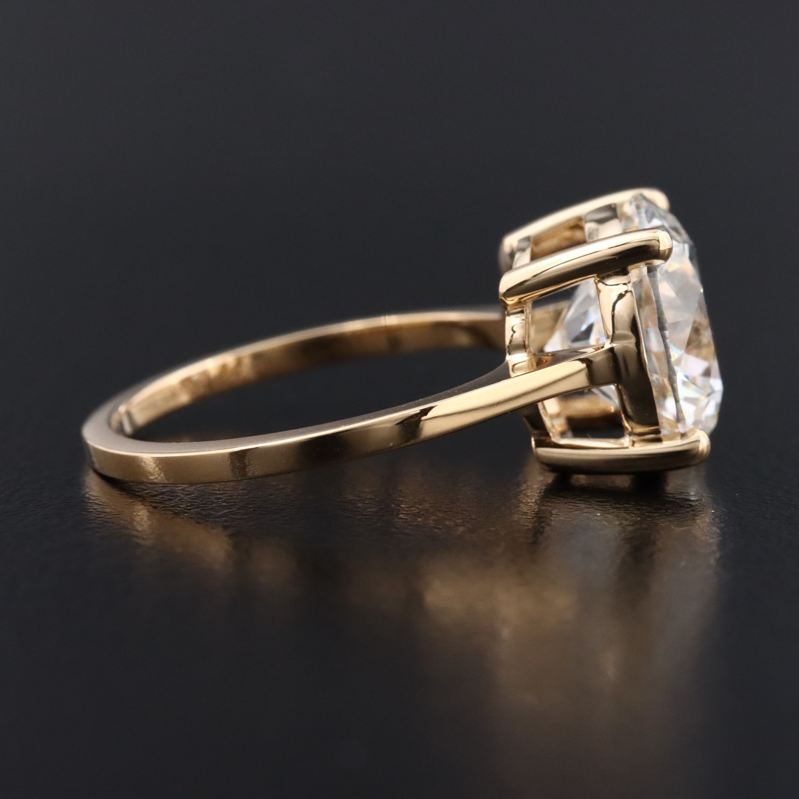 18K 4.58 CT Lab Grown Diamond Solitiare Ring with IGI Report