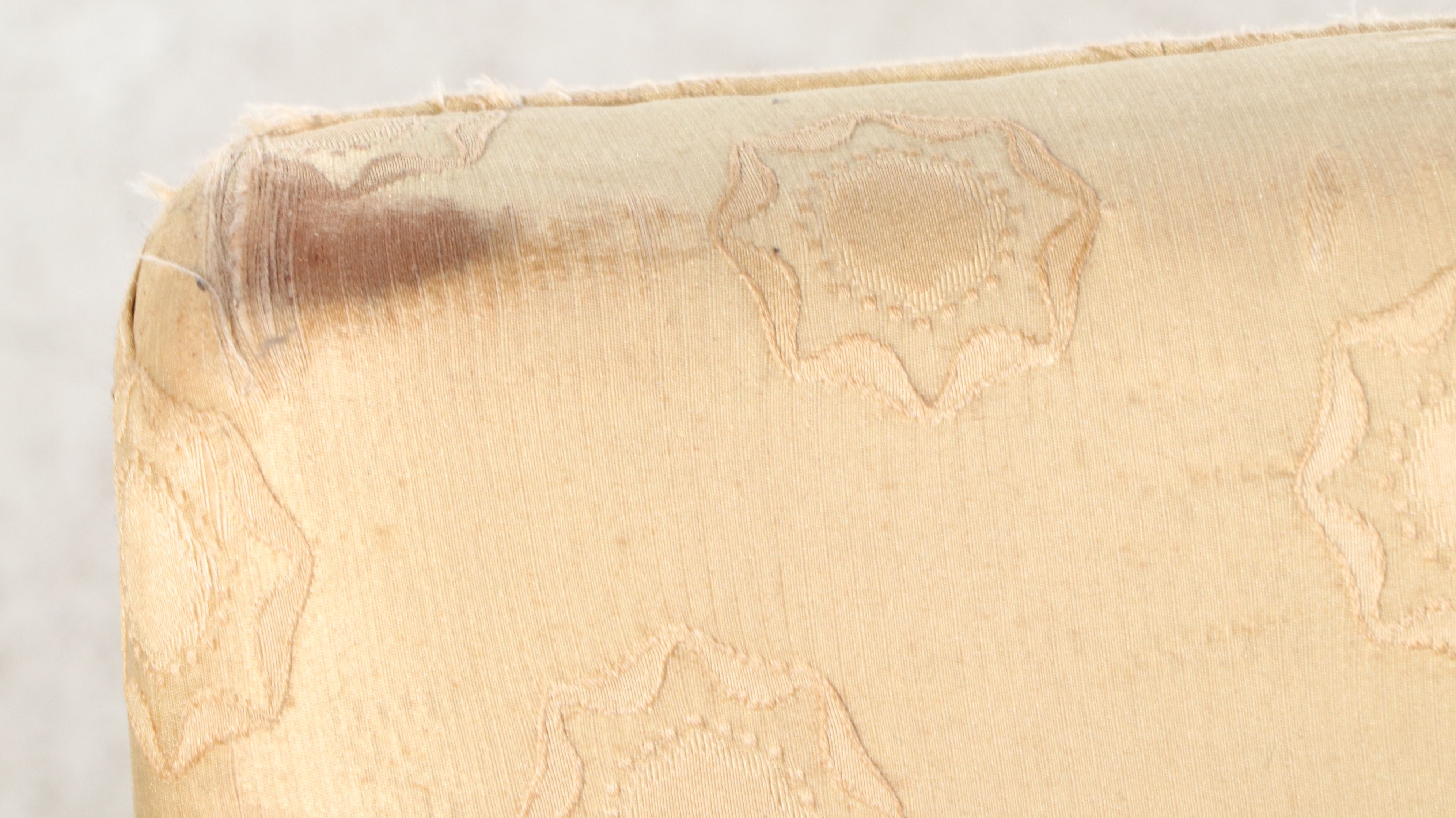 North Italian (Piedmontese) Carved Giltwood and Polychrome Grand Canape