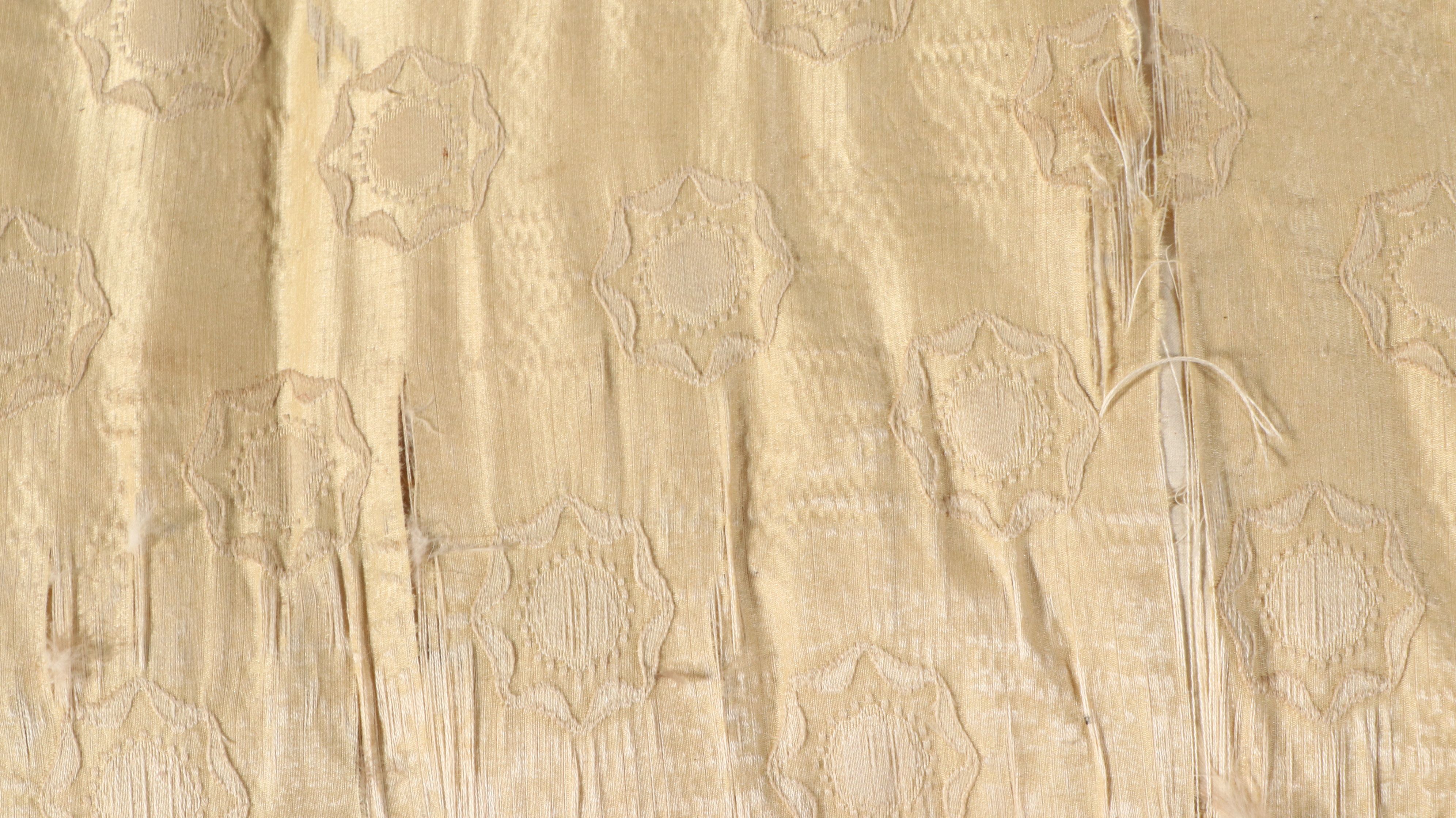 North Italian (Piedmontese) Carved Giltwood and Polychrome Grand Canape