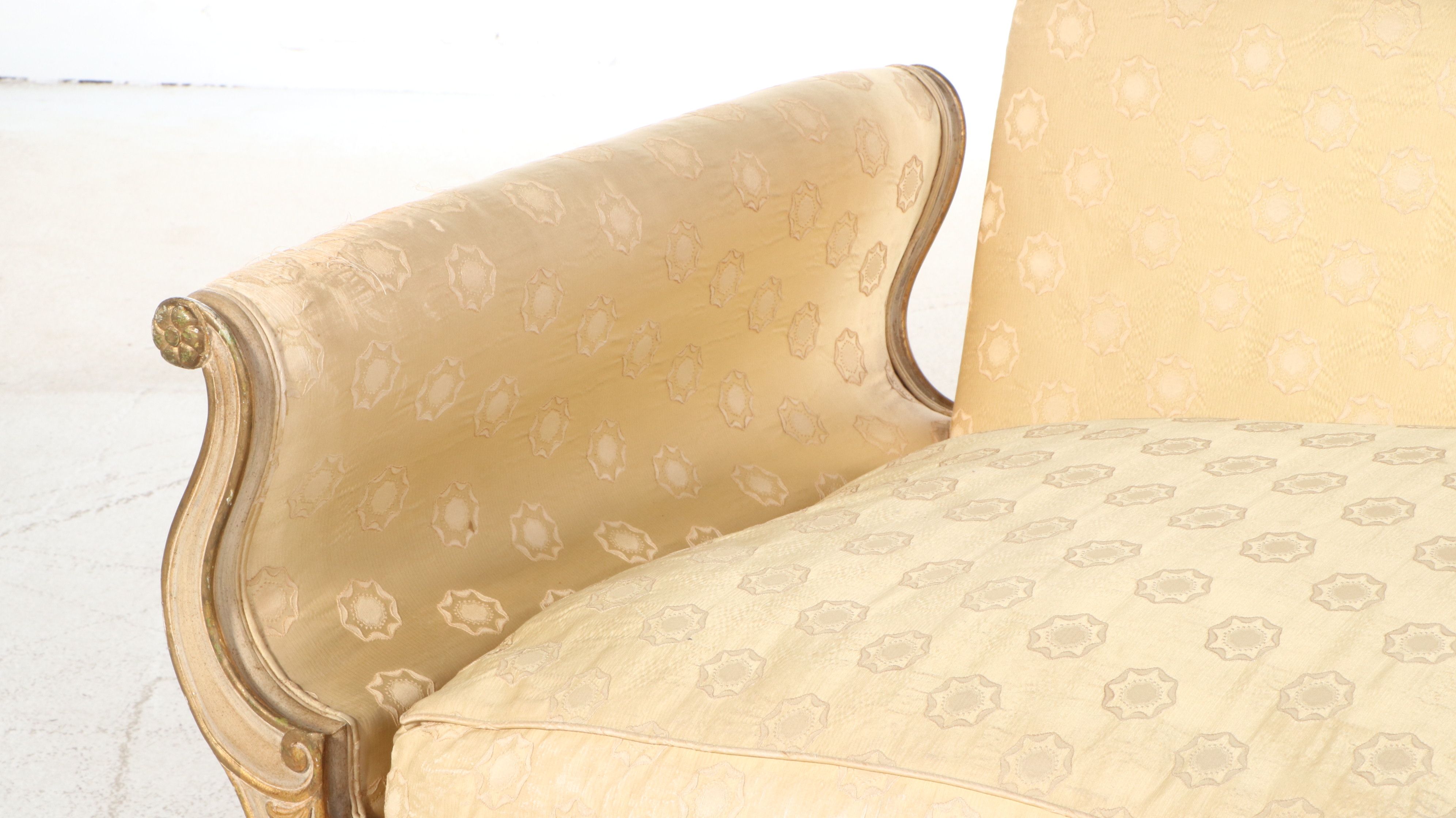 North Italian (Piedmontese) Carved Giltwood and Polychrome Grand Canape