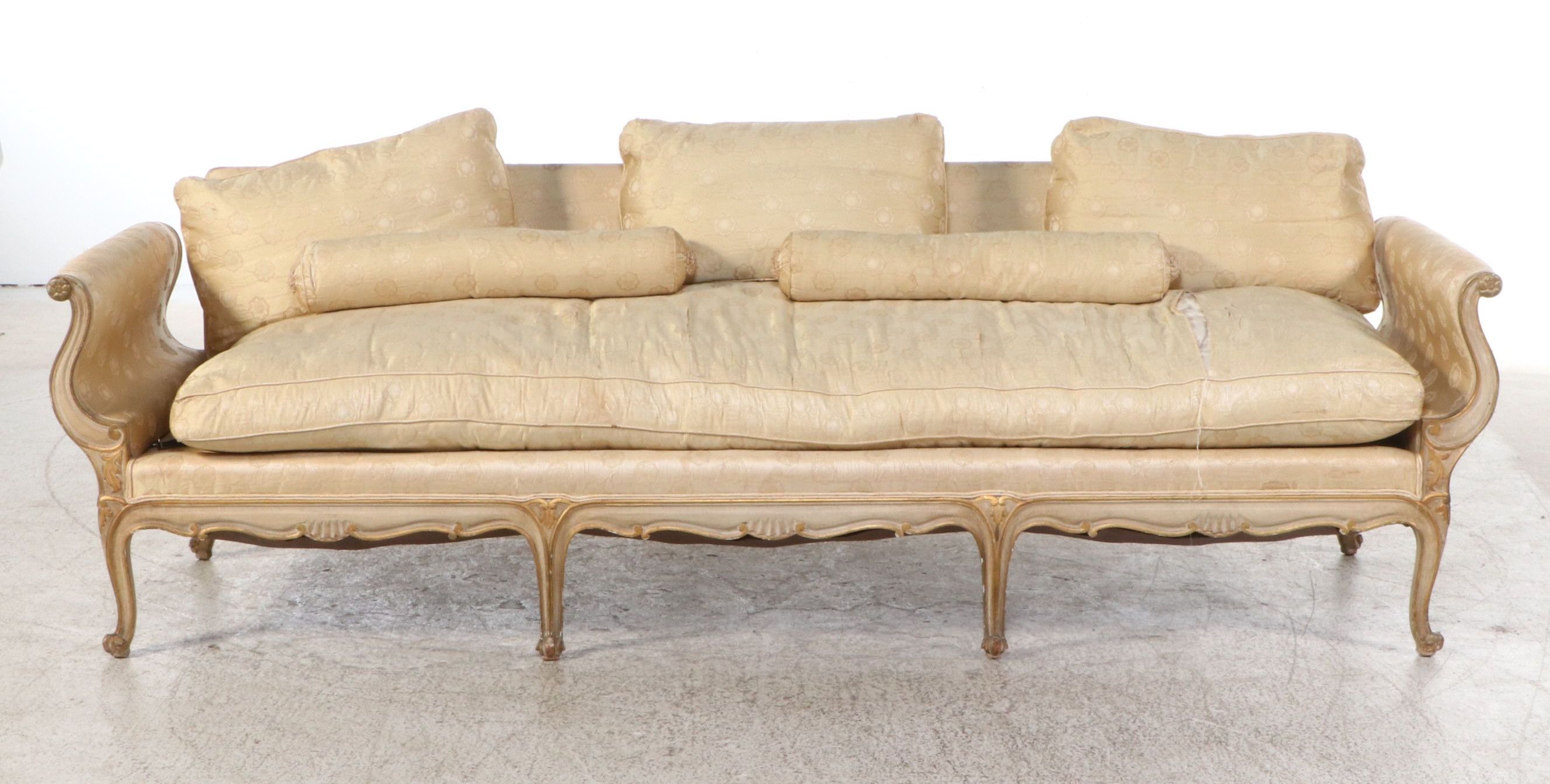 North Italian (Piedmontese) Carved Giltwood and Polychrome Grand Canape