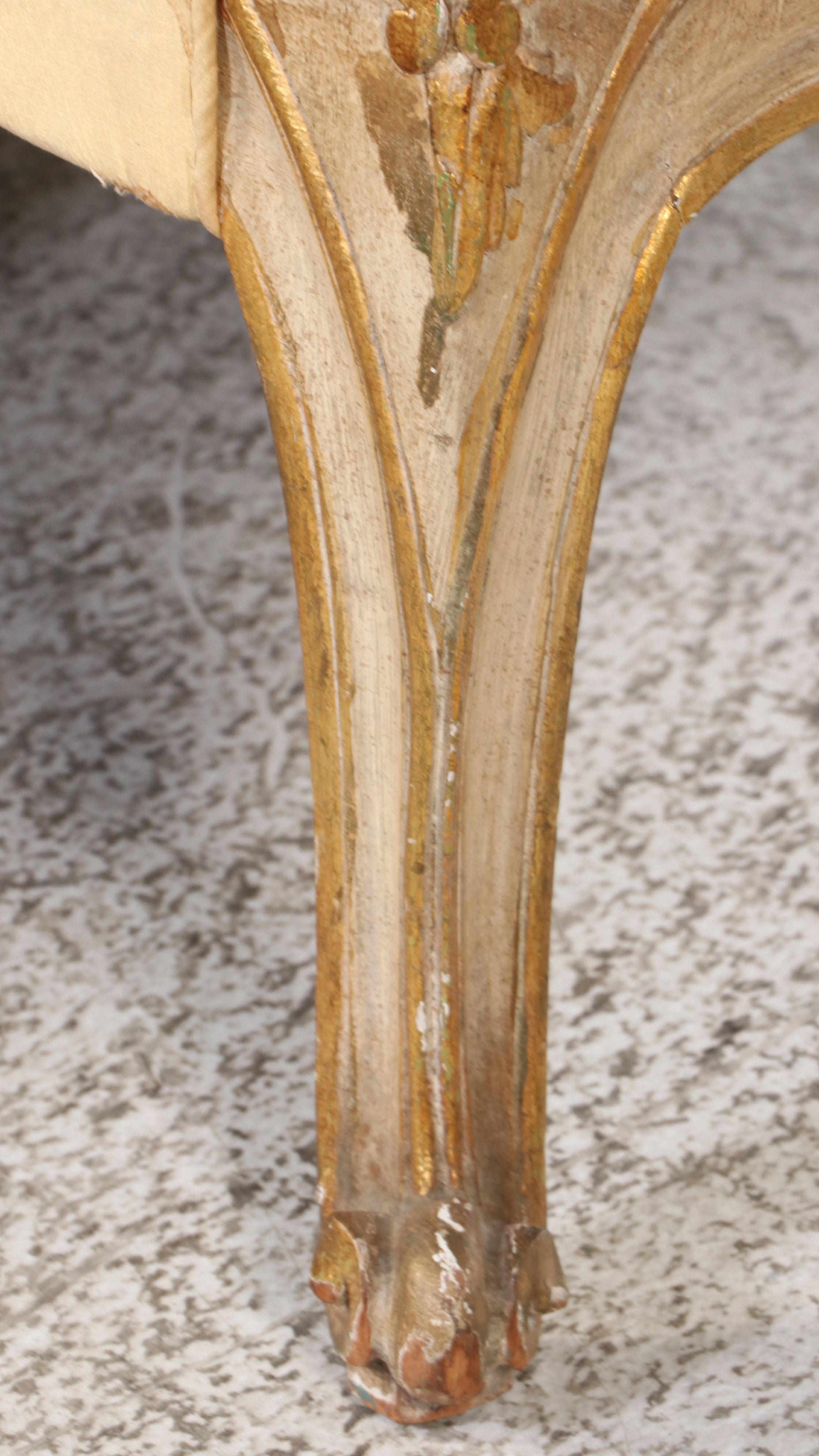 North Italian (Piedmontese) Carved Giltwood and Polychrome Grand Canape