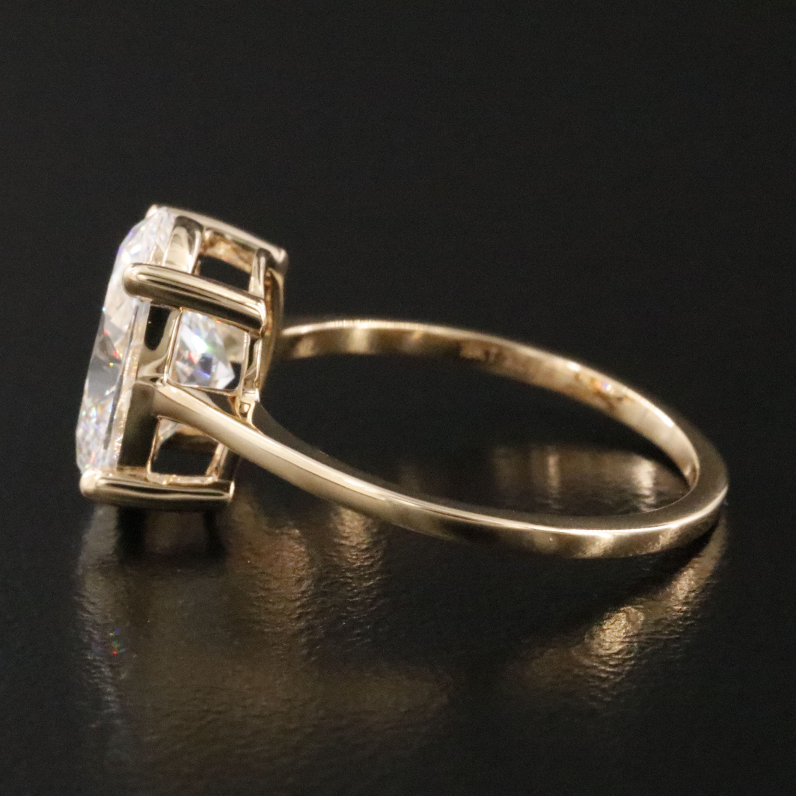 18K 3.09 CT Lab Grown Diamond Solitaire Ring with IGI Report