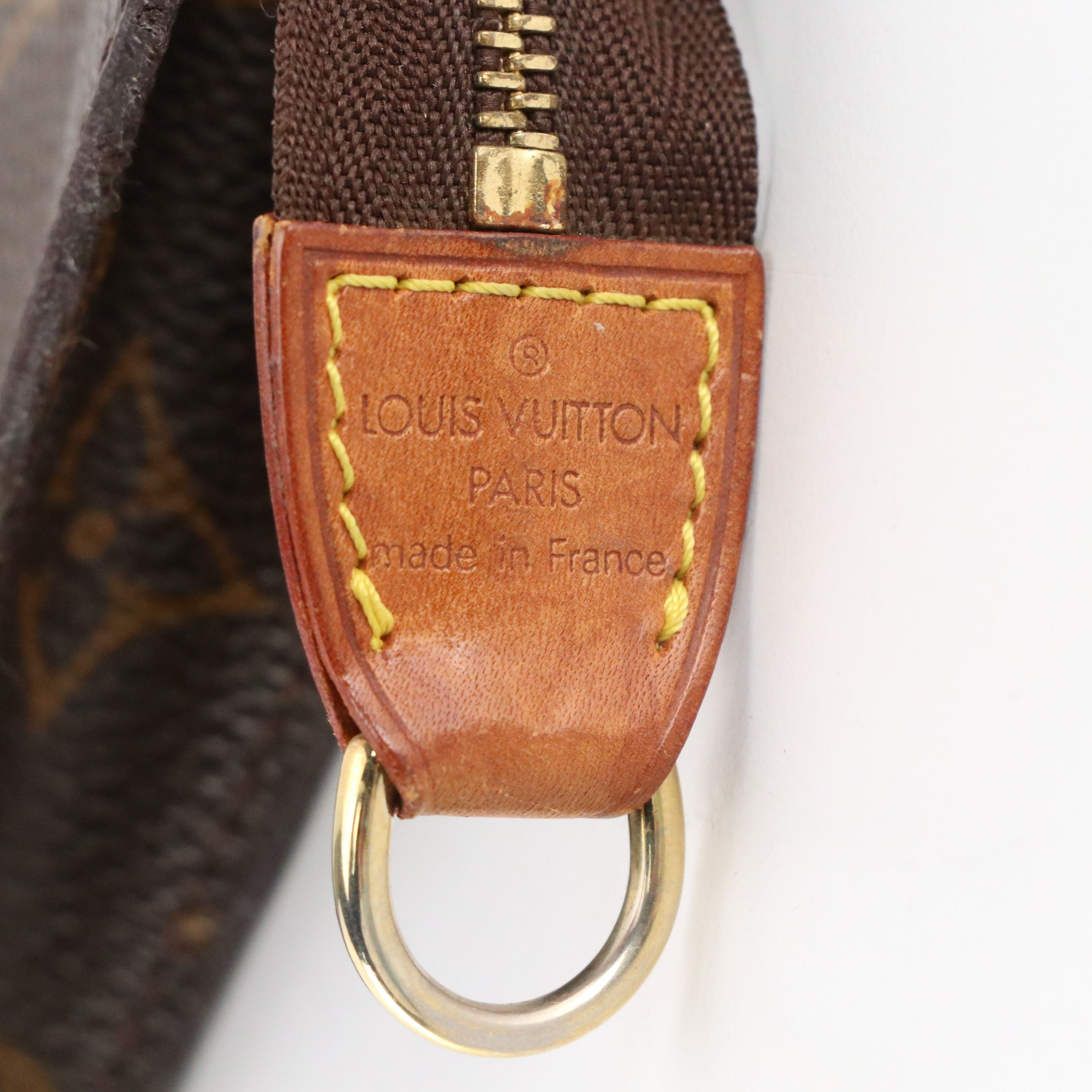 Louis Vuitton Bucket Bag Pouch in Monogram Canvas