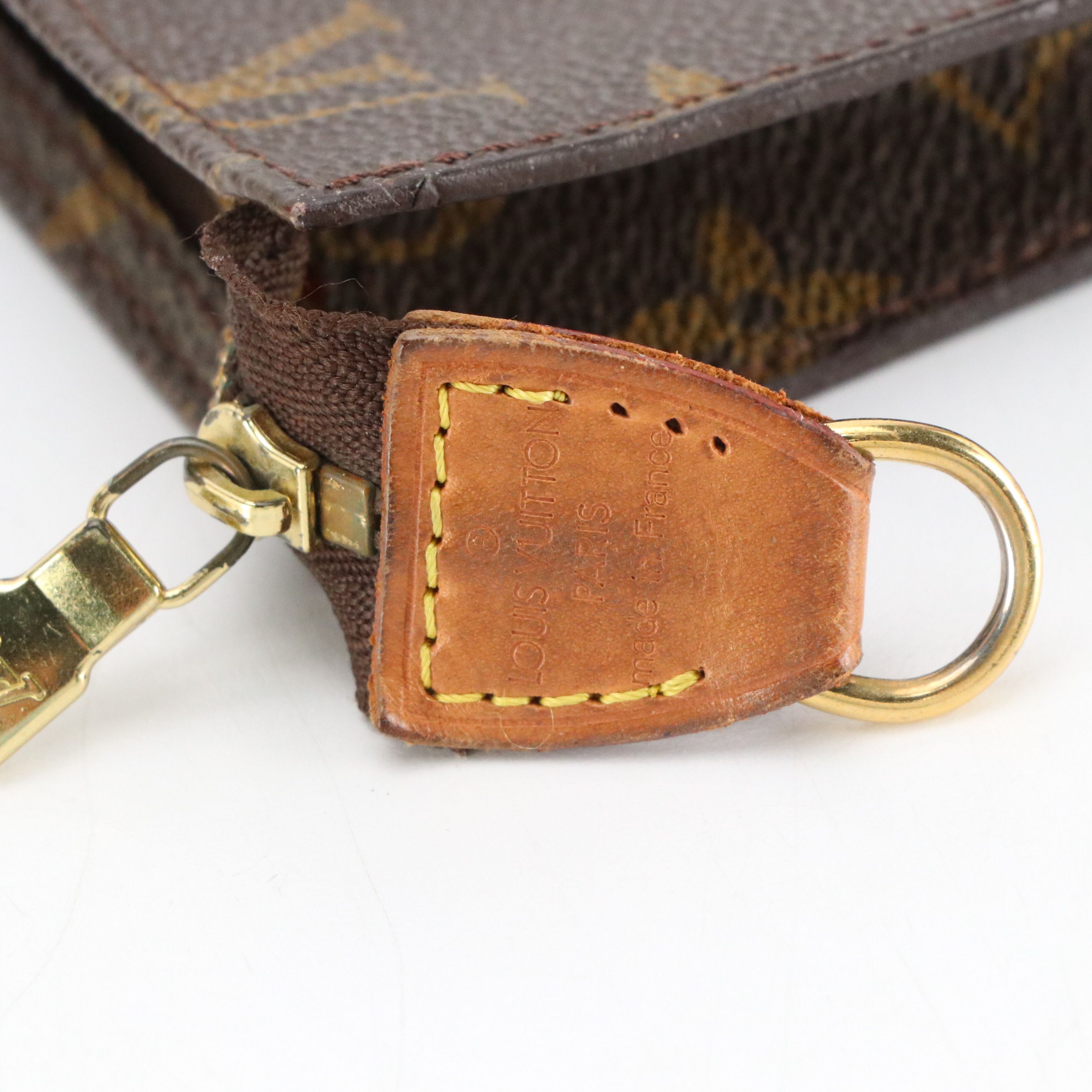 Louis Vuitton Bucket Bag Pouch in Monogram Canvas