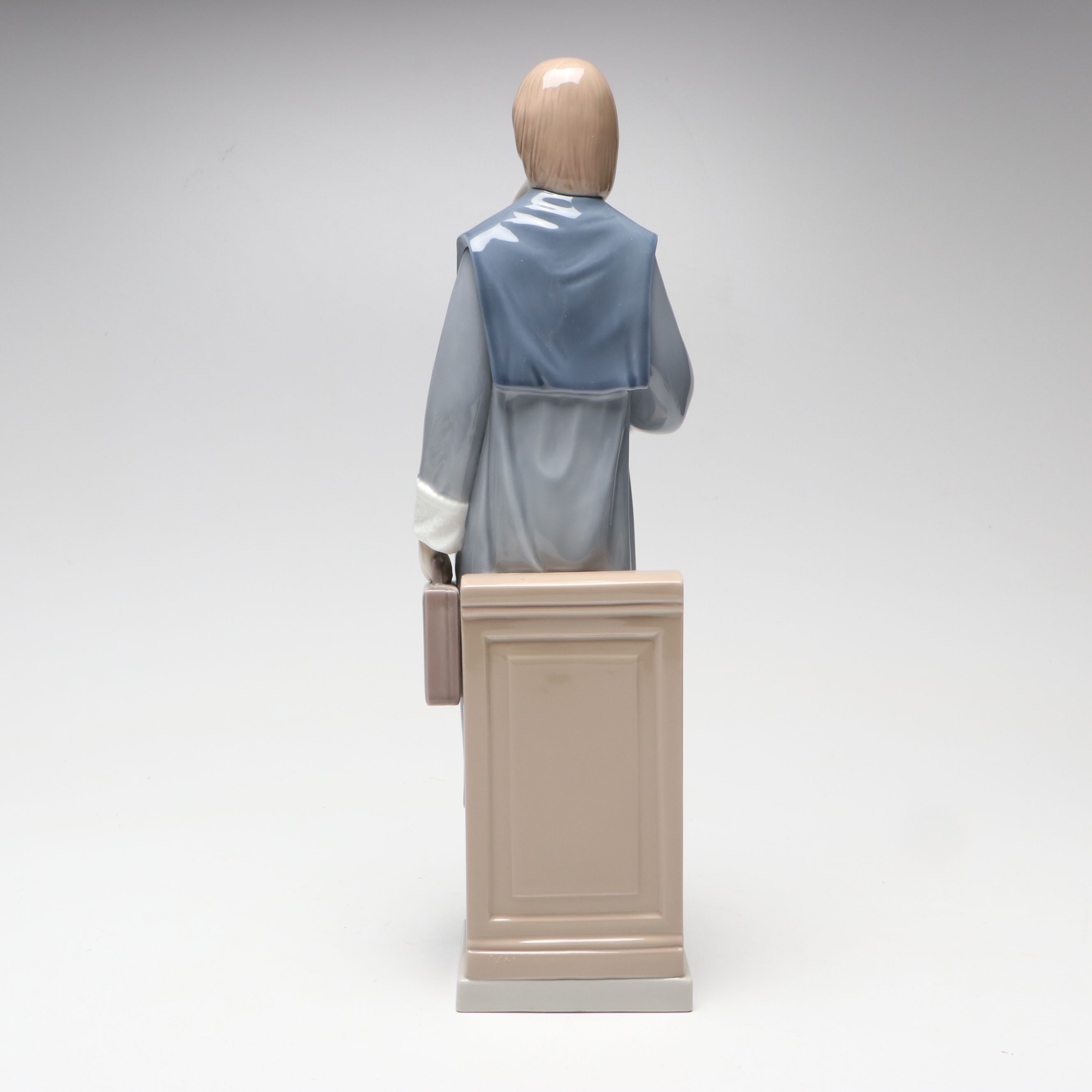 Lladró "Female Attorney",  "Stage Partners" and More Porcelain Figurines