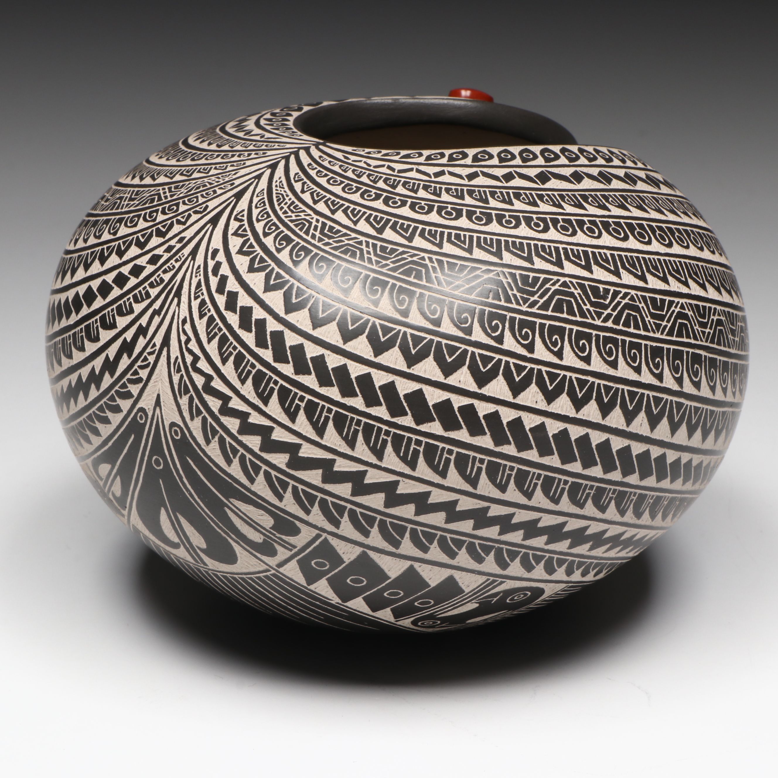 Hector Gallegos Jr. Mata Ortiz Pueblo Black and White Pot with Stone