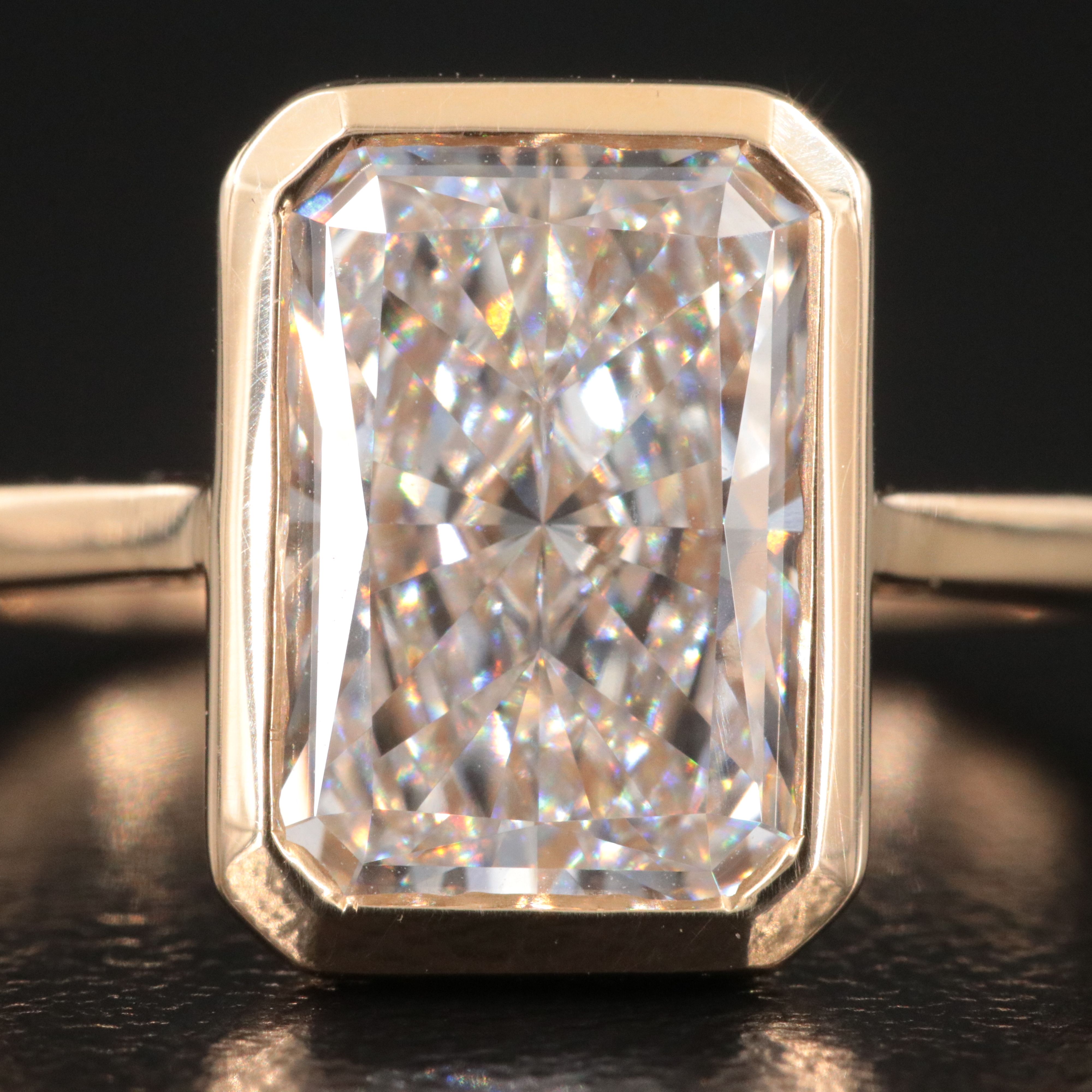 18K 3.10 CT Lab Grown Diamond Solitaire Ring with IGI Report