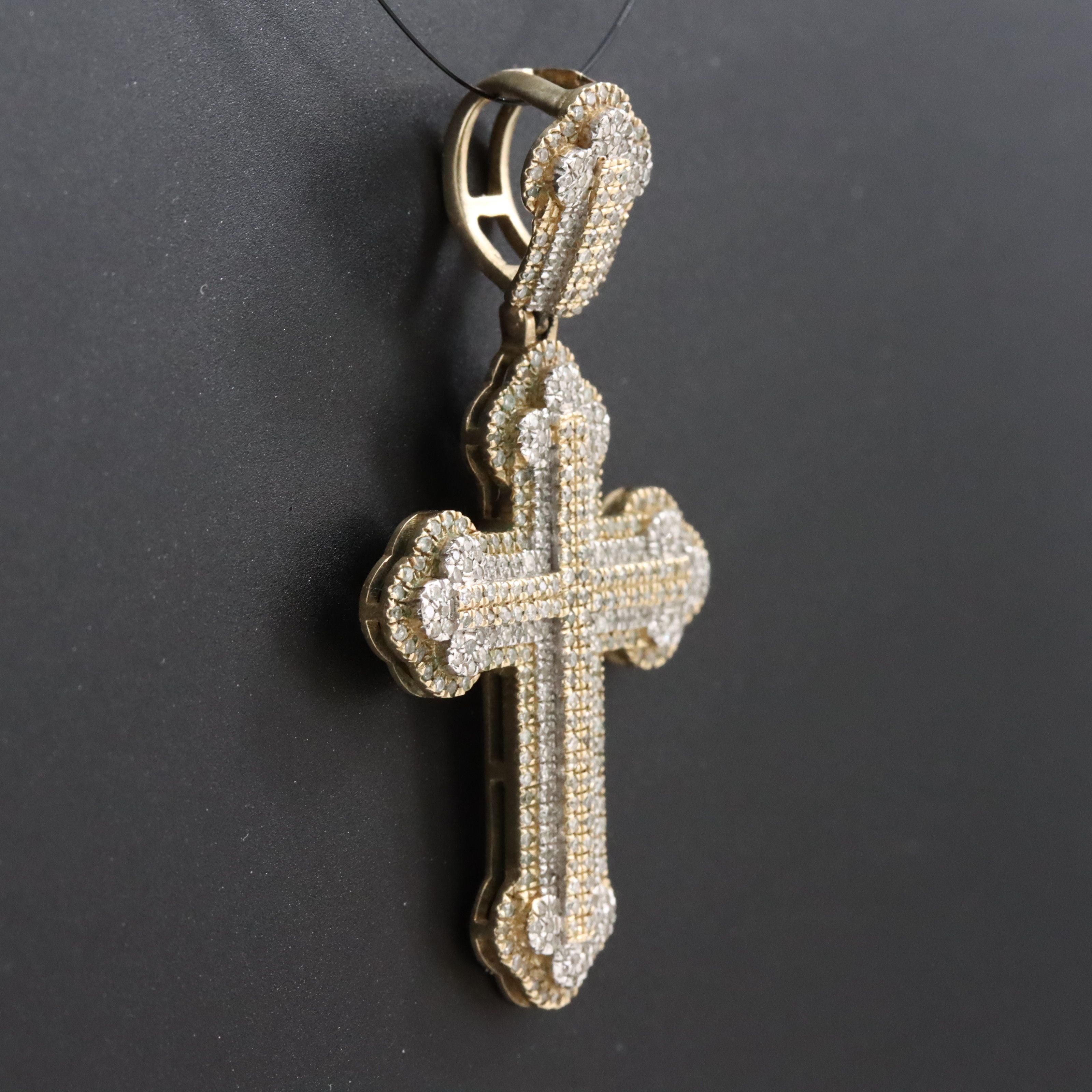10K 0.69 CTW Diamond Cross Pendant