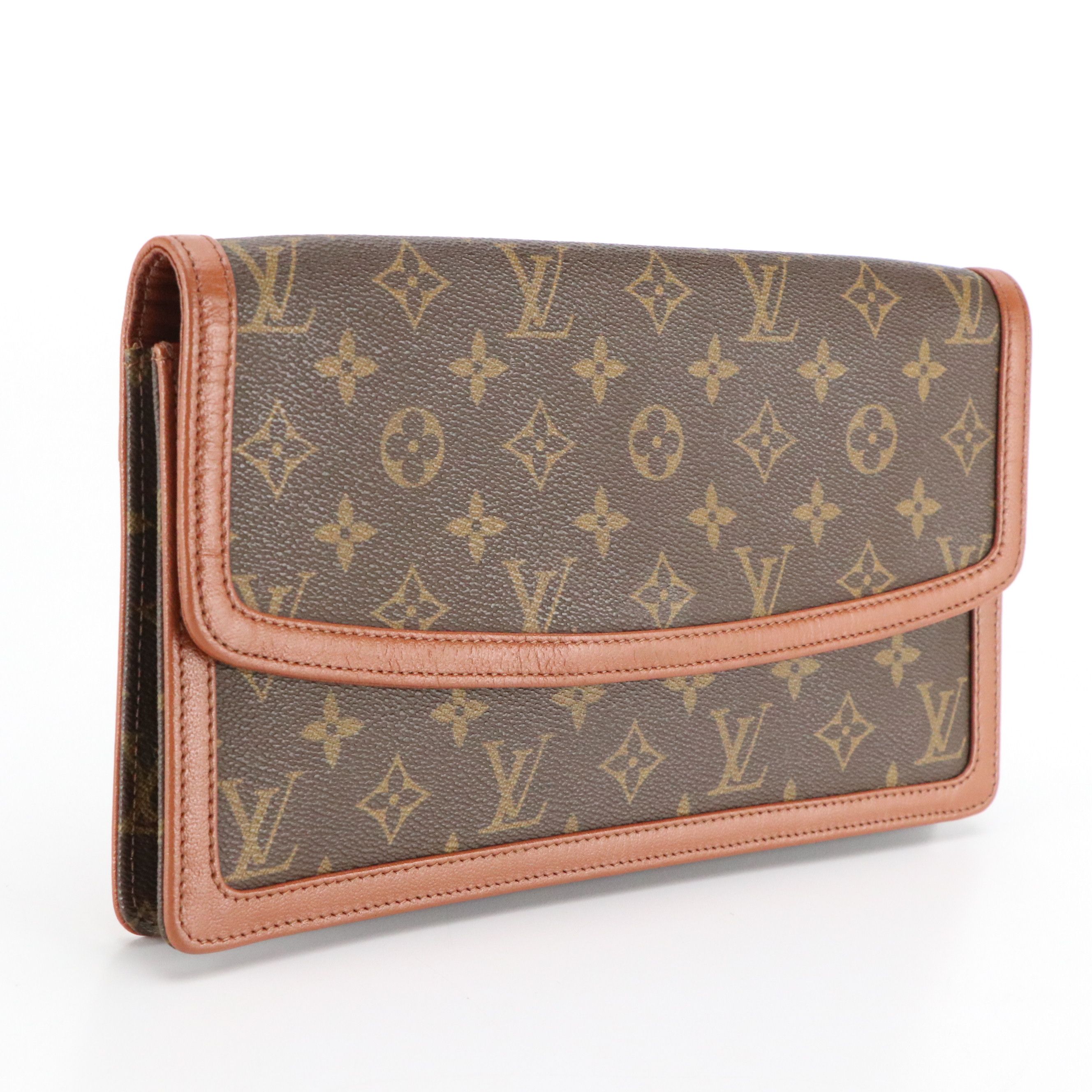 Louis Vuitton Pochette Dame 26 Clutch in Monogram Canvas and Leather