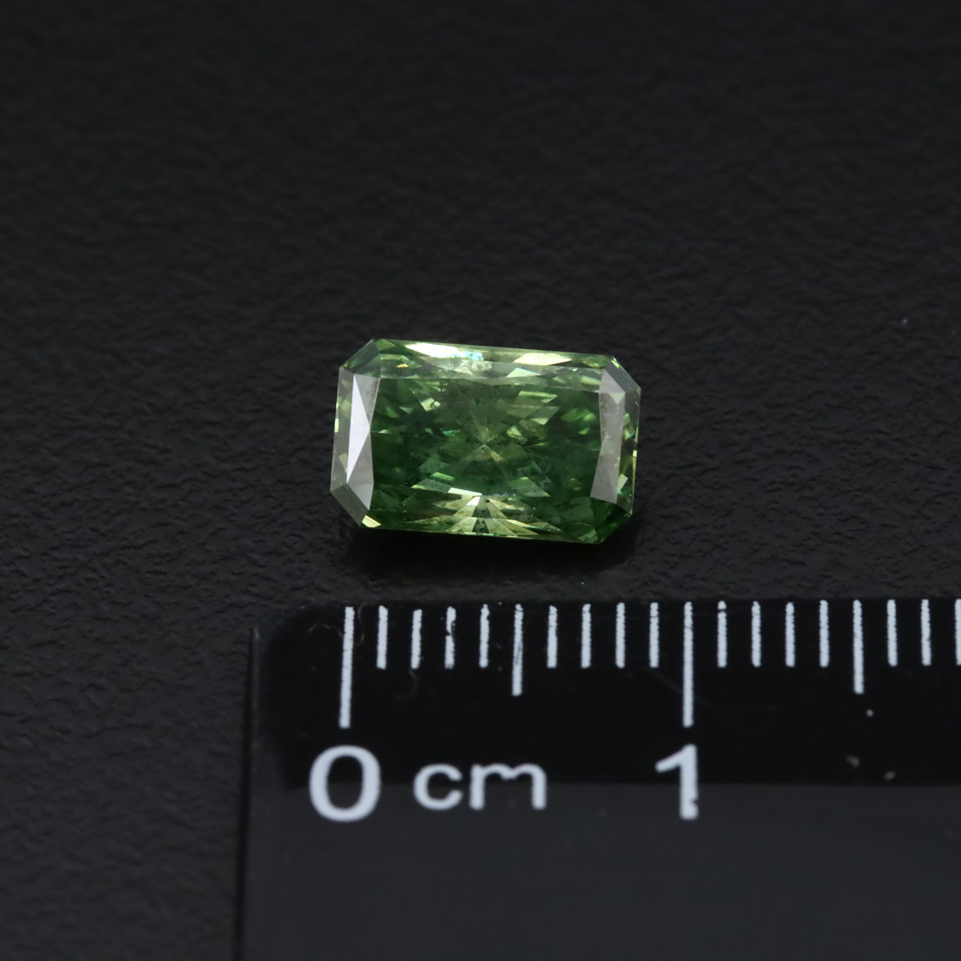Loose 1.81 CT Lab Grown Fancy Vivid Green Diamond with IGI Report