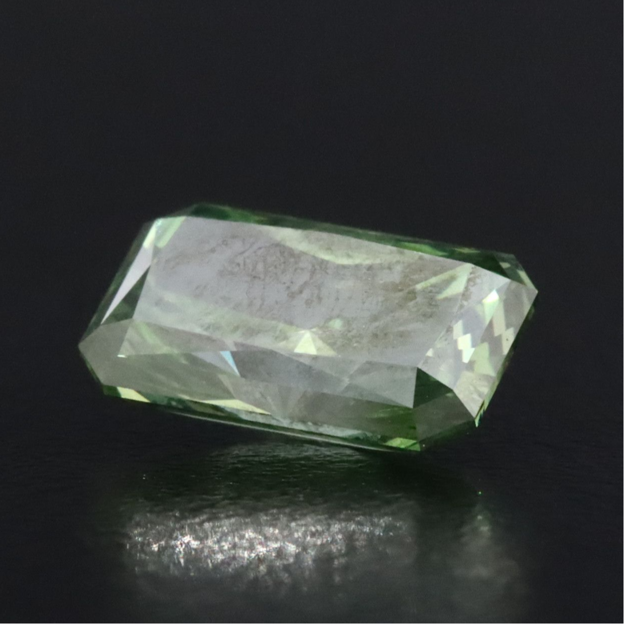 Loose 1.81 CT Lab Grown Fancy Vivid Green Diamond with IGI Report