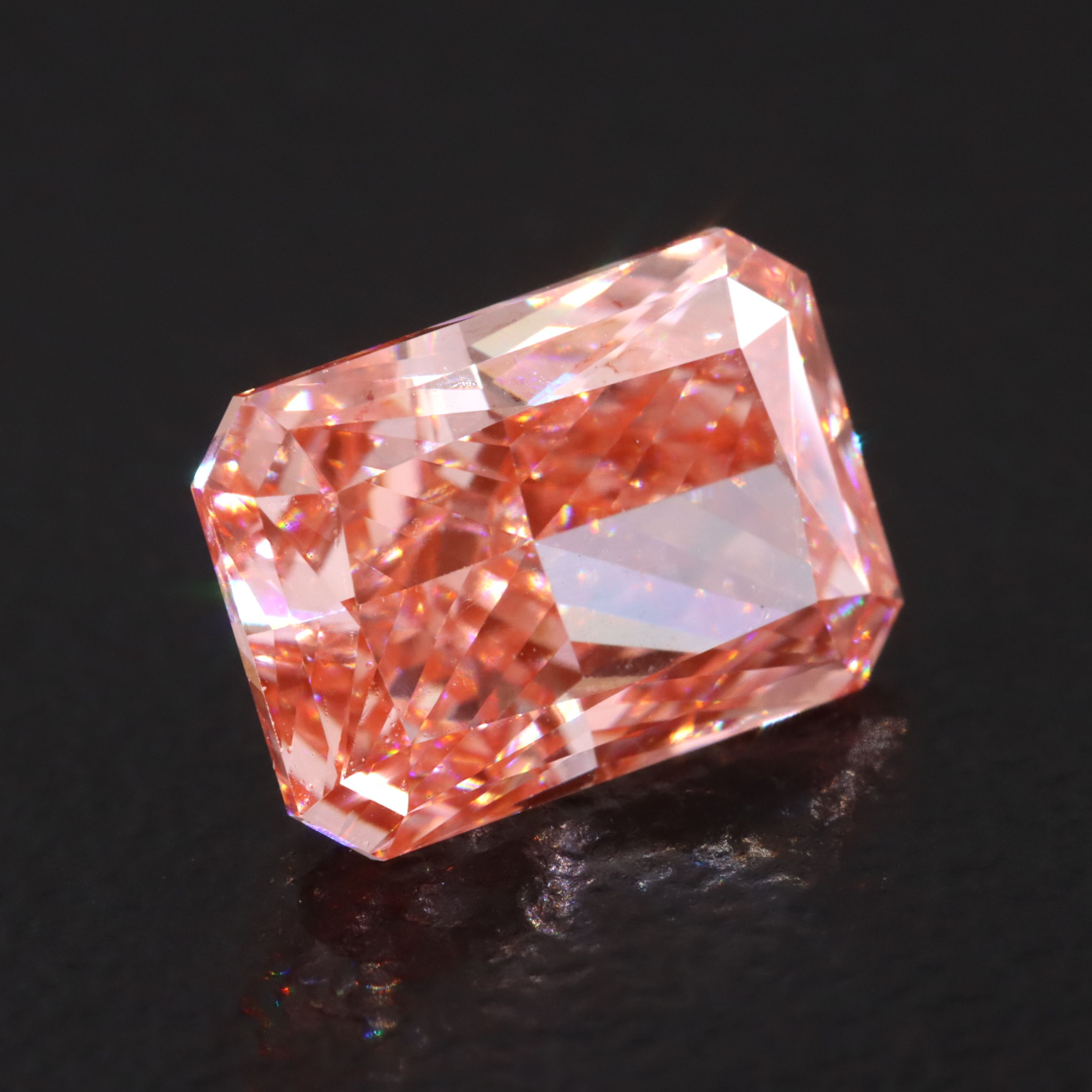 Loose 1.97 CT Lab Grown Fancy Vivid Pink Diamond with IGI Report