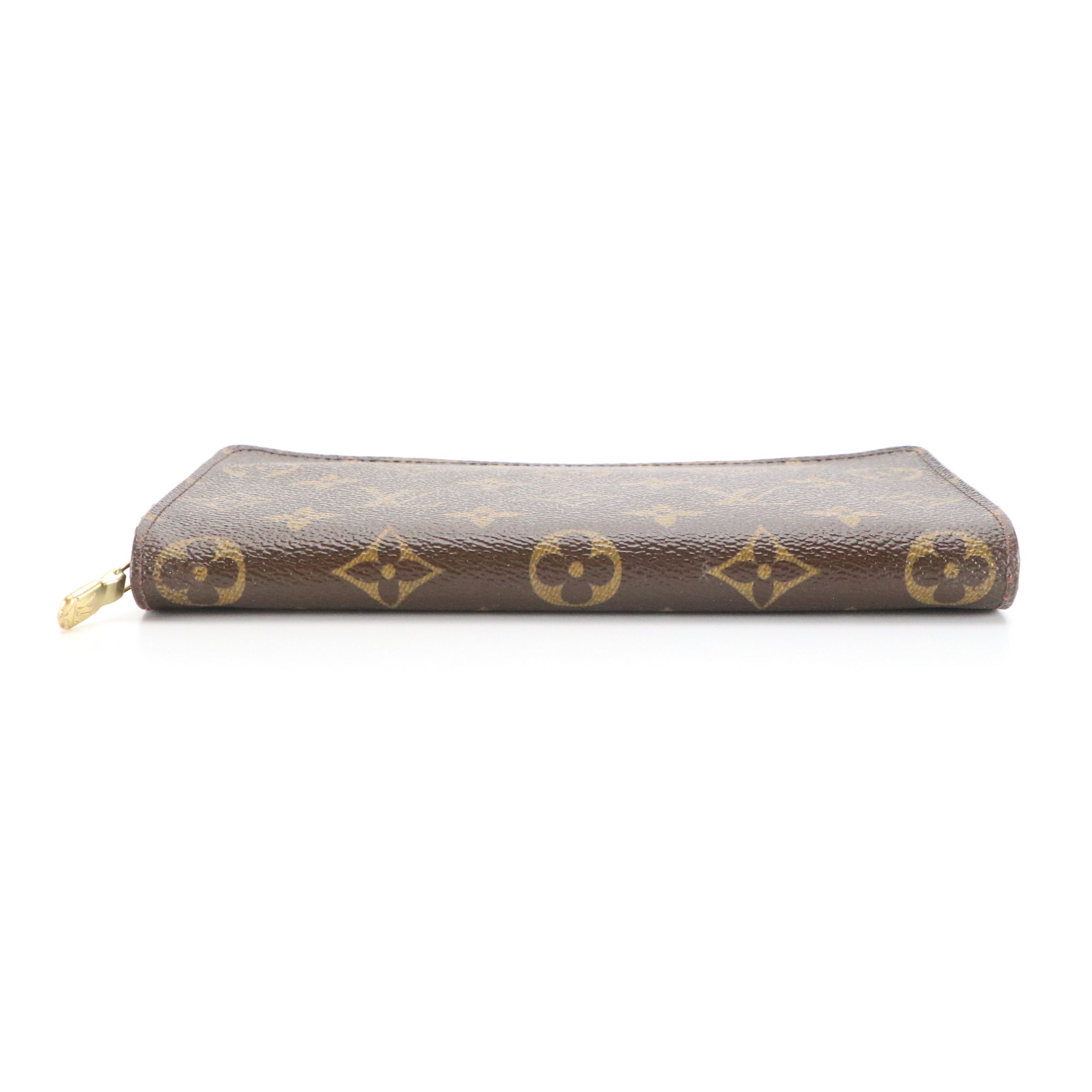 Louis Vuitton Zippy Wallet in Monogram Canvas