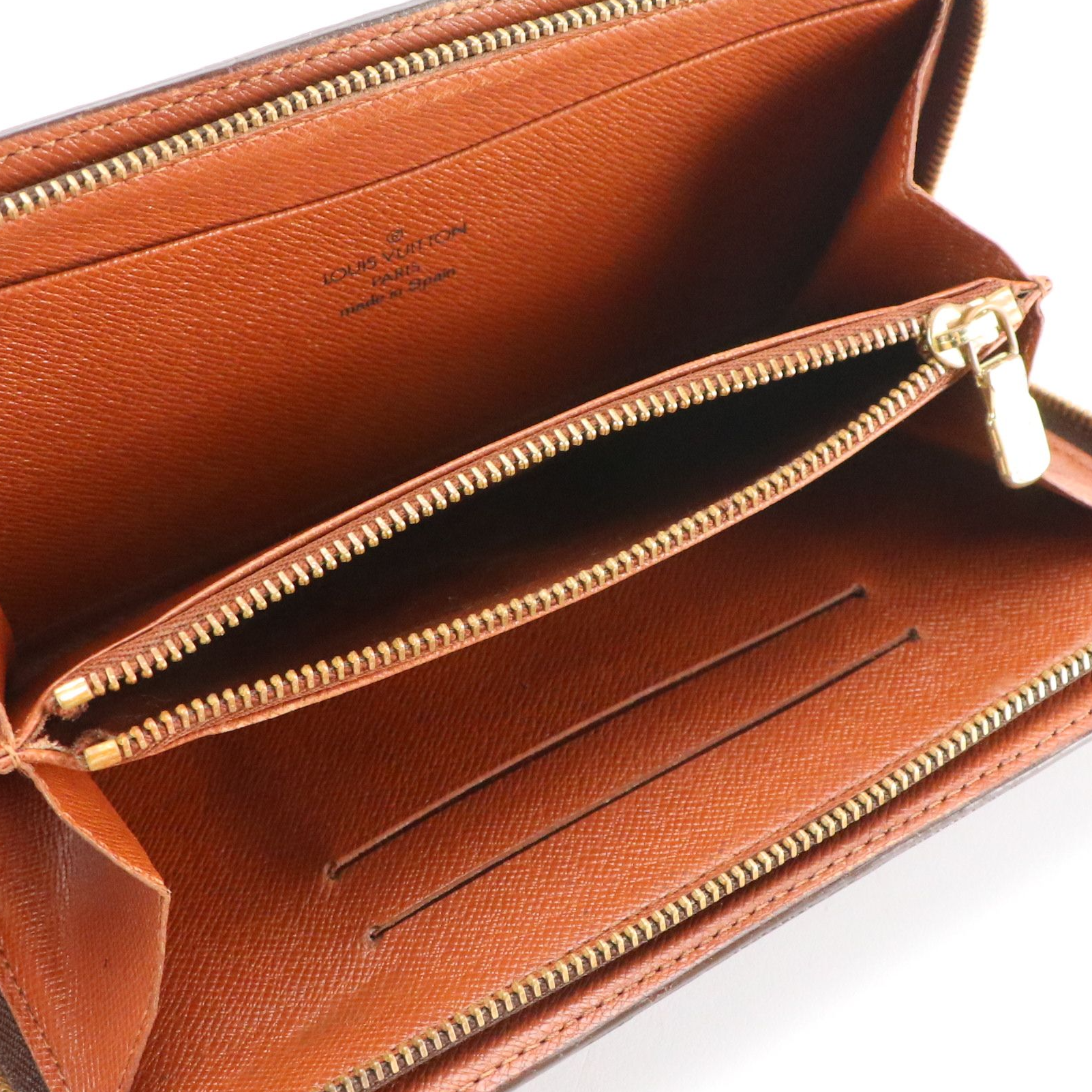 Louis Vuitton Zippy Wallet in Monogram Canvas