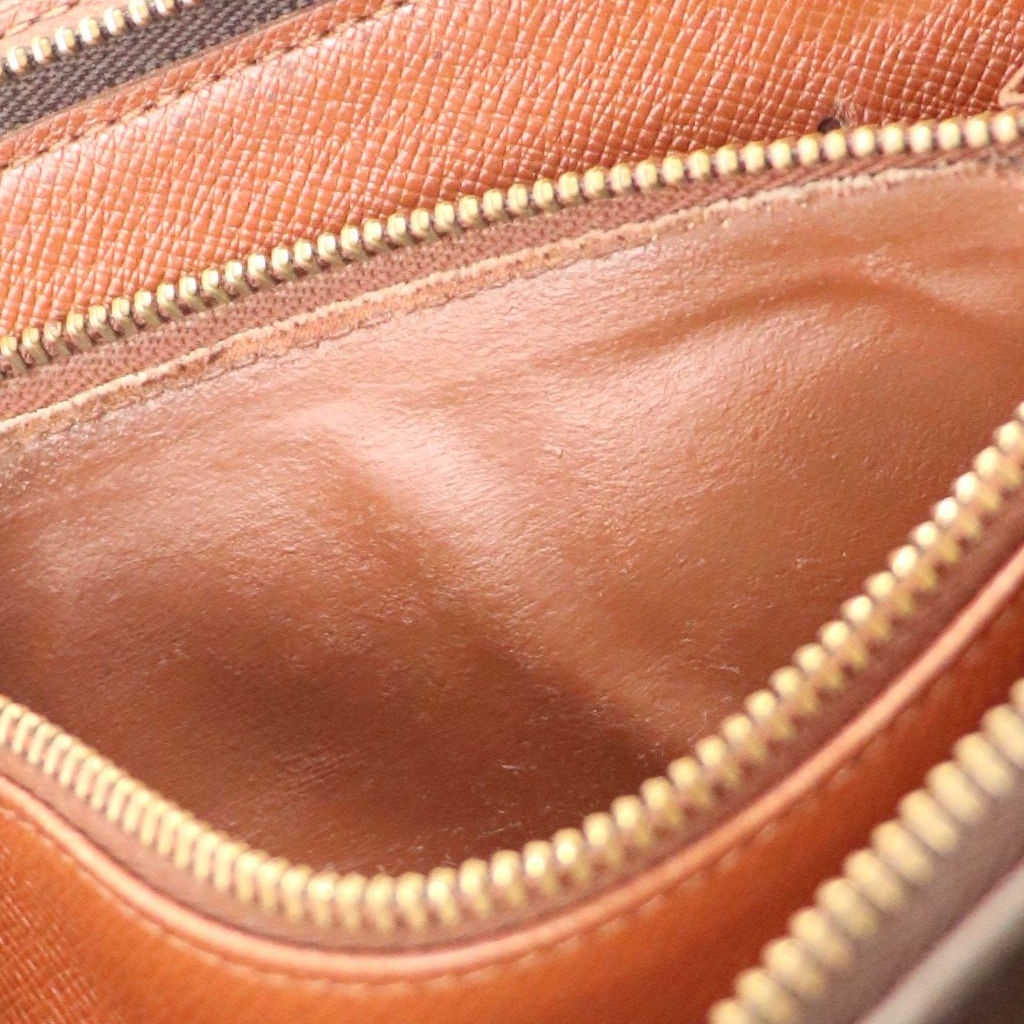 Louis Vuitton Zippy Wallet in Monogram Canvas