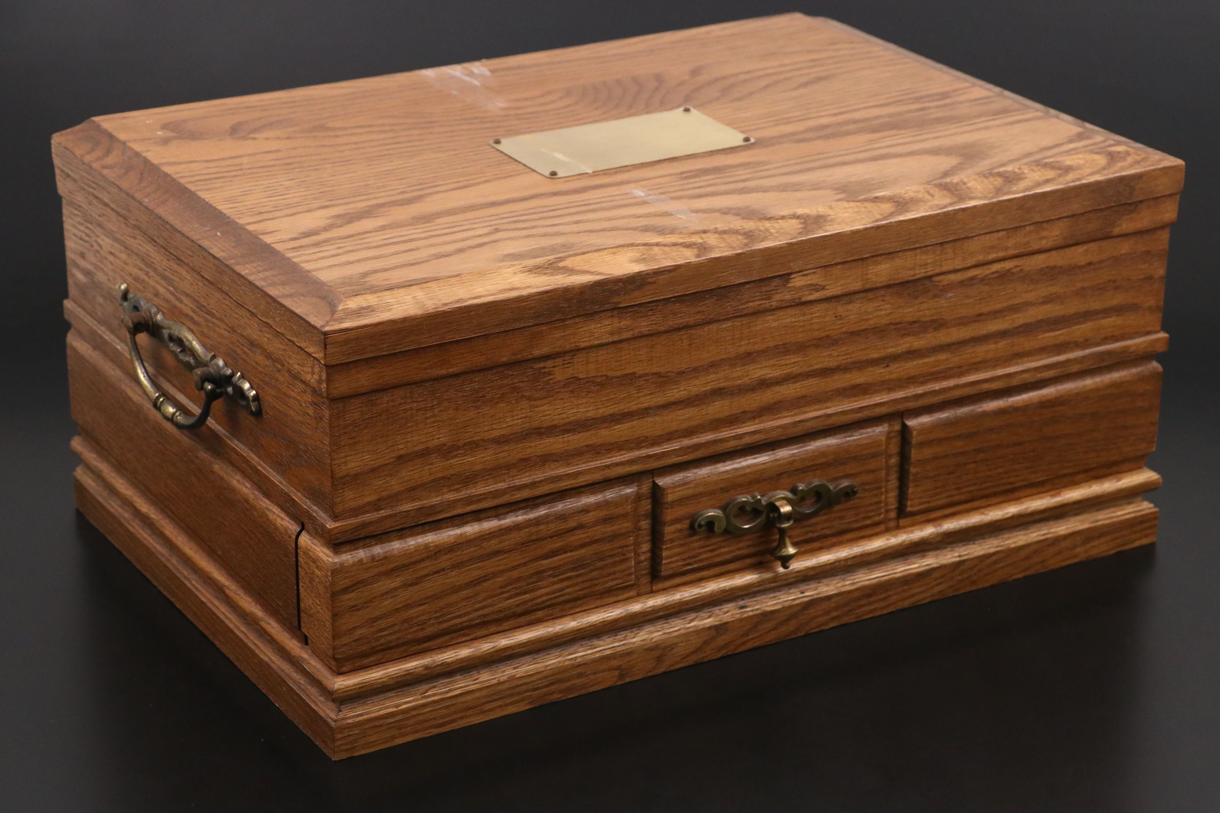 Isaac Mizrahi and Other Stainless Steel Flatware Set