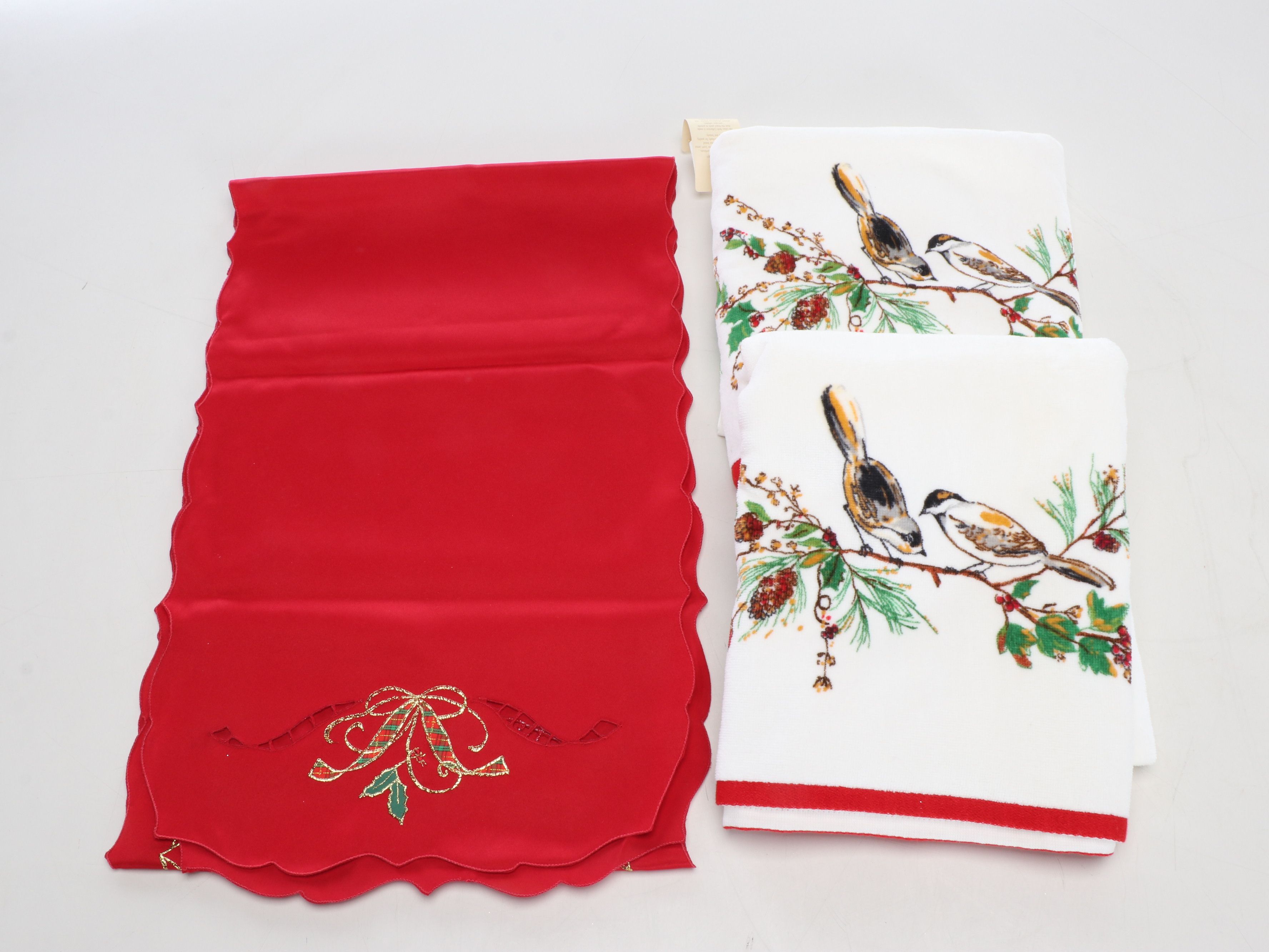 Better Homes & Gardens Christmas Tablecloth with More Seasonal Table Linens