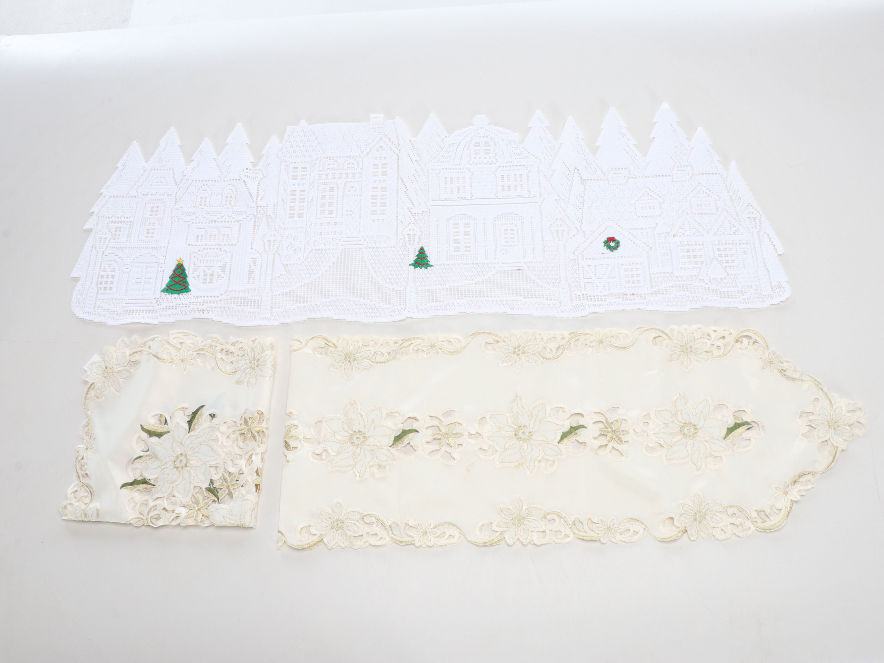 Better Homes & Gardens Christmas Tablecloth with More Seasonal Table Linens