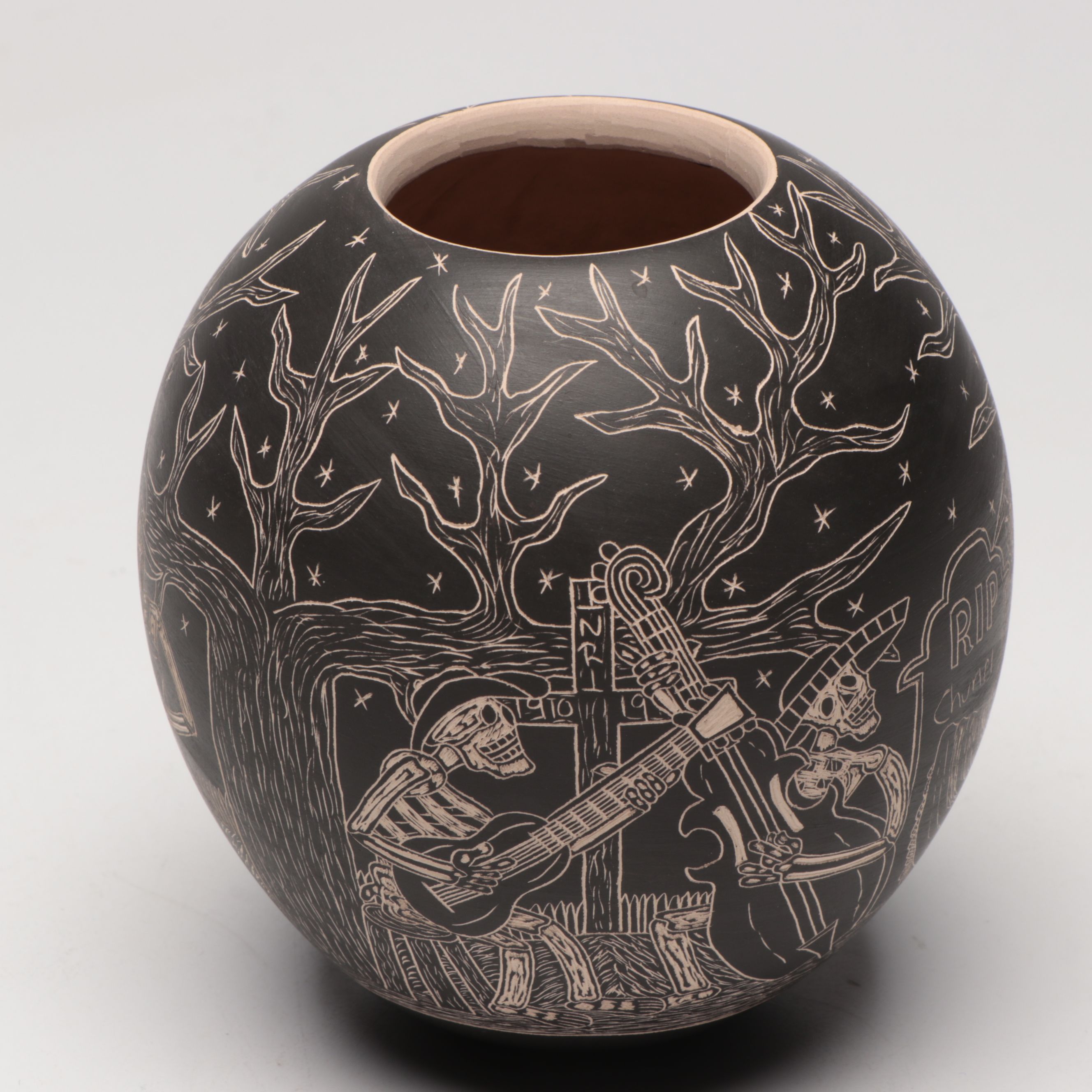 Adrian Corona Trillo Mata Ortiz Sgraffito Day of the Dead Pot