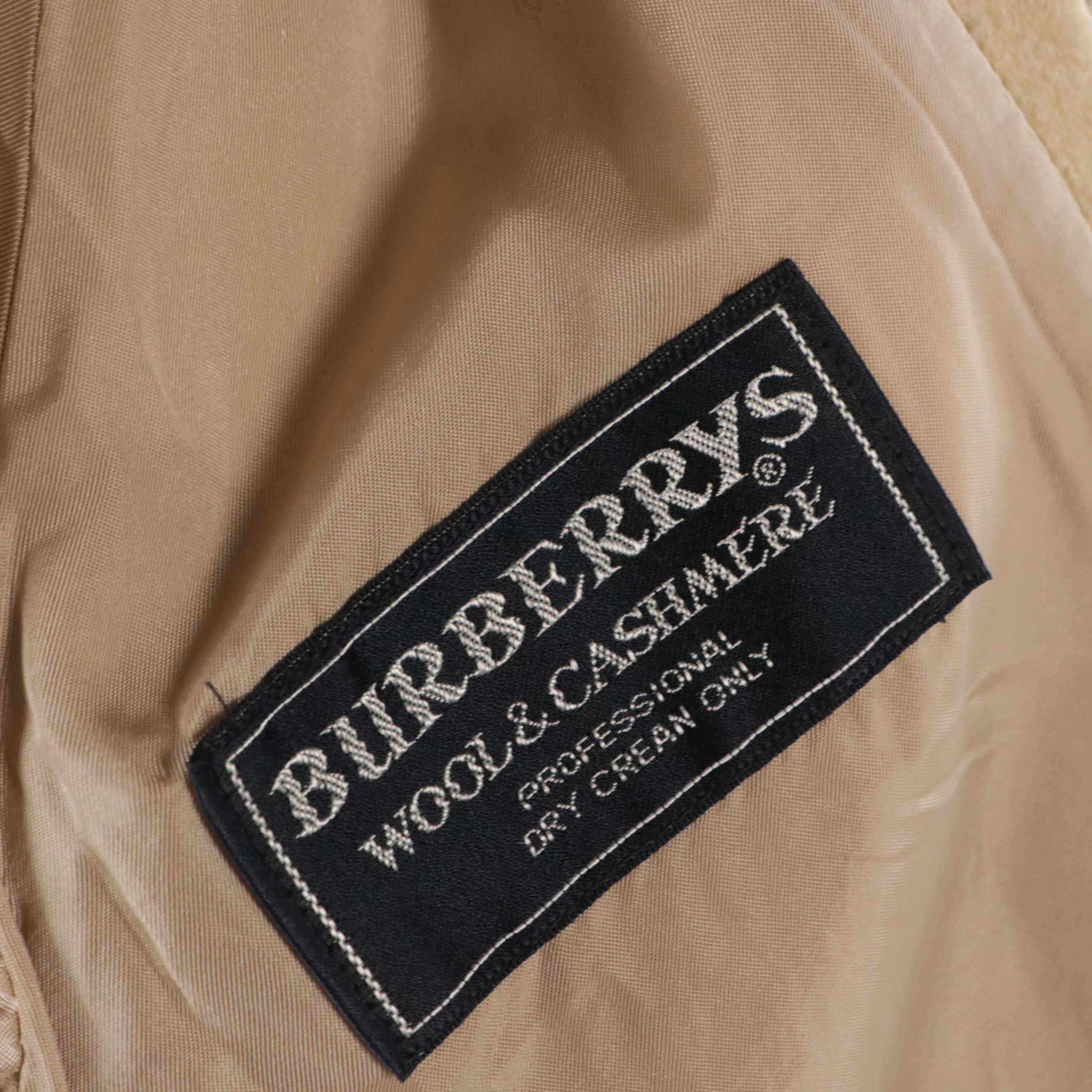 Burberrys Wool and Cashmere Blend Button-Front Coat with Hidden Placket