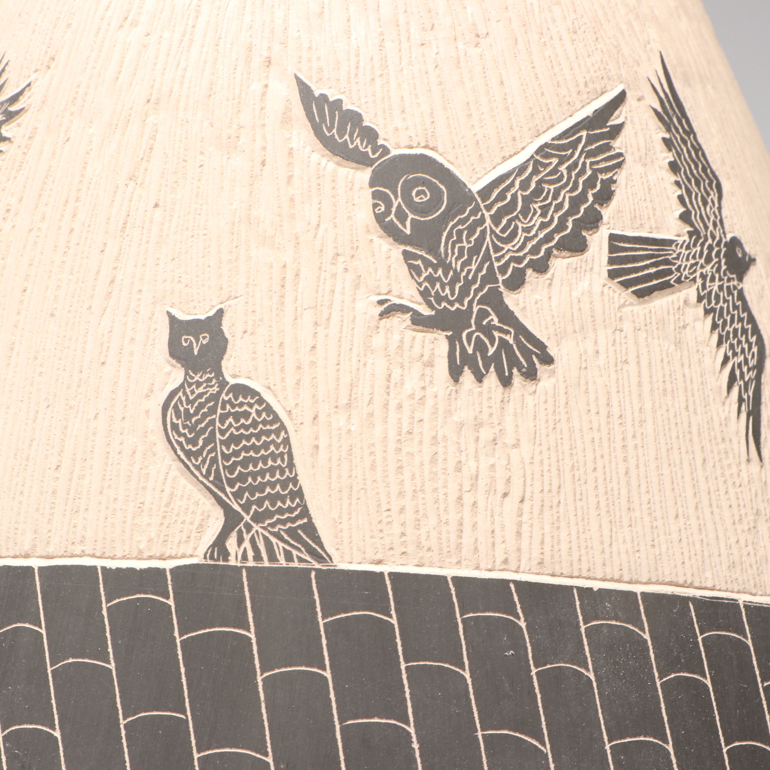 Monica Alfredo Rodriguez Mata Ortiz Sgraffito Day of the Dead Vase