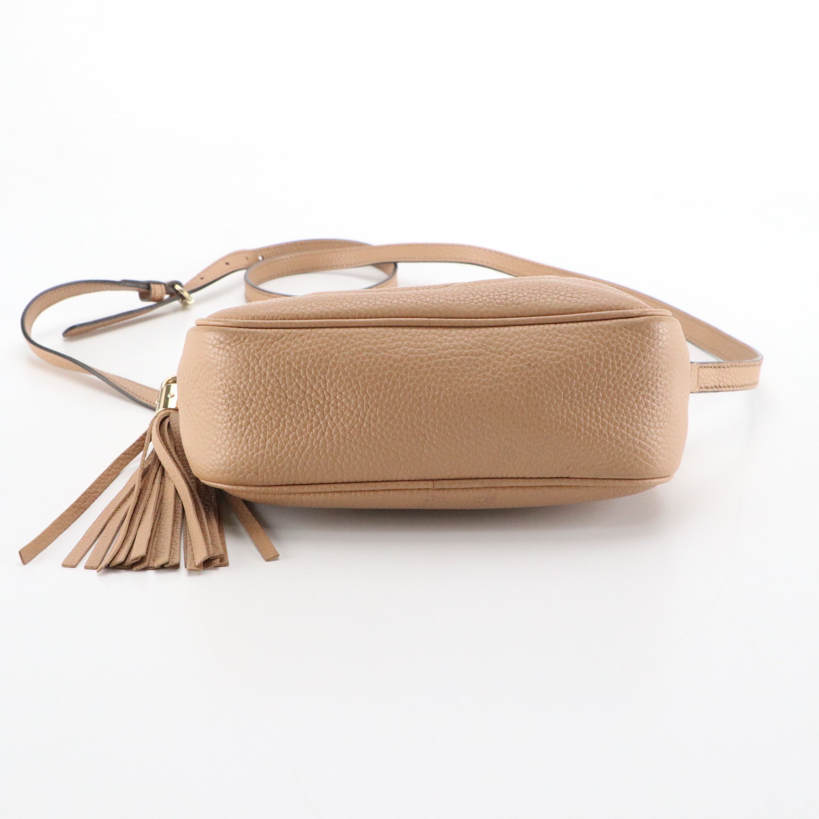 Gucci Soho Disco Crossbody Bag in Beige Calfskin Leather with Tassel Zip