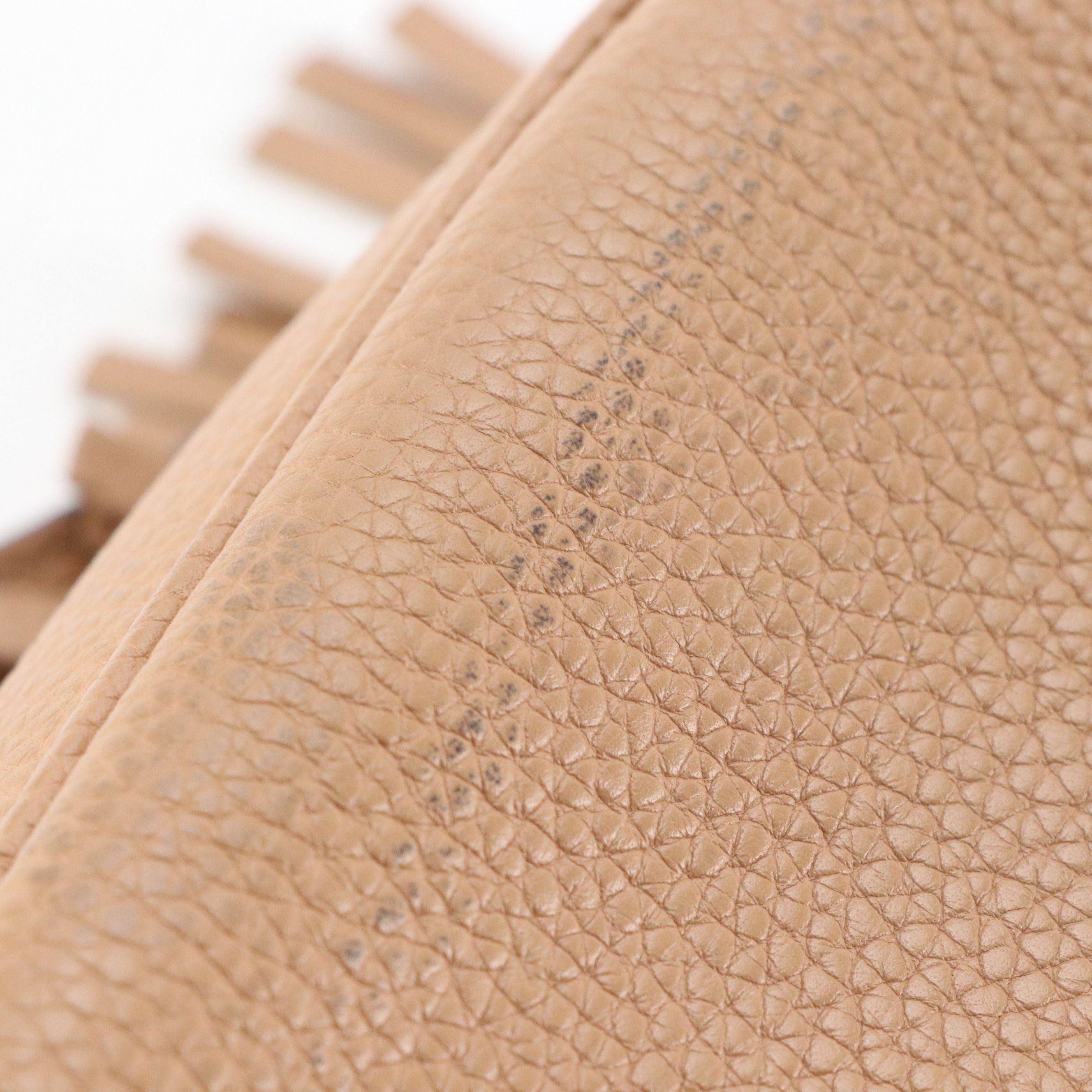 Gucci Soho Disco Crossbody Bag in Beige Calfskin Leather with Tassel Zip