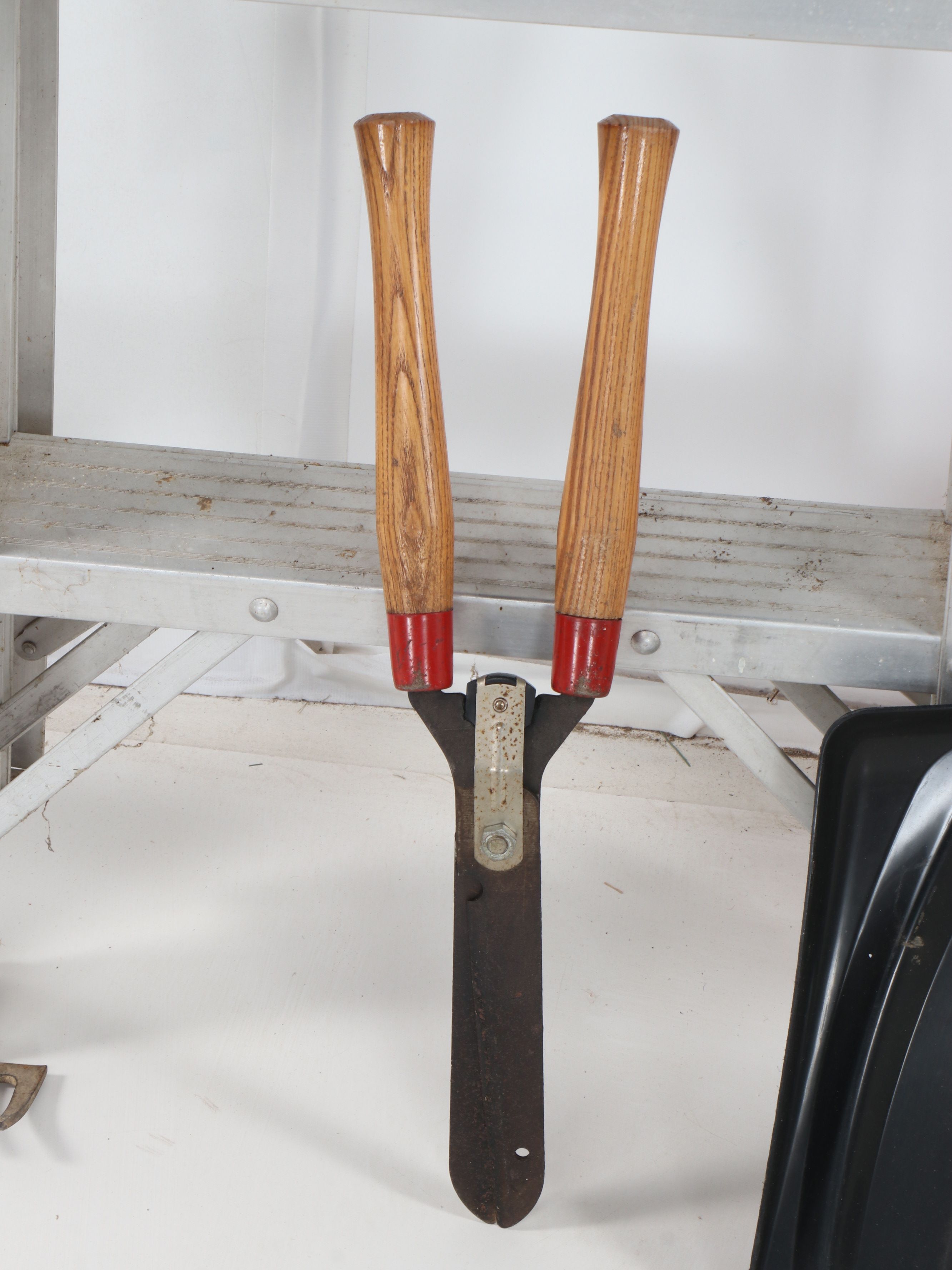 Cuprum Folding Ladder, Suncast Snow Shovel, and More Outdoor Tools