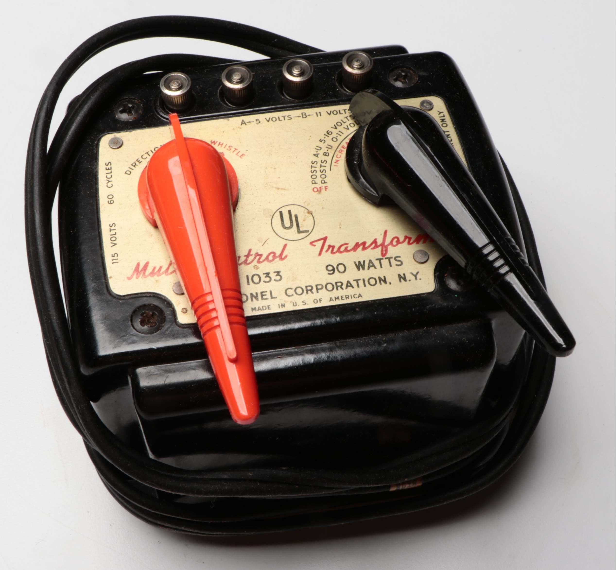 Lionel Remote Control Operating Tracks with Train Cars and More Accessories