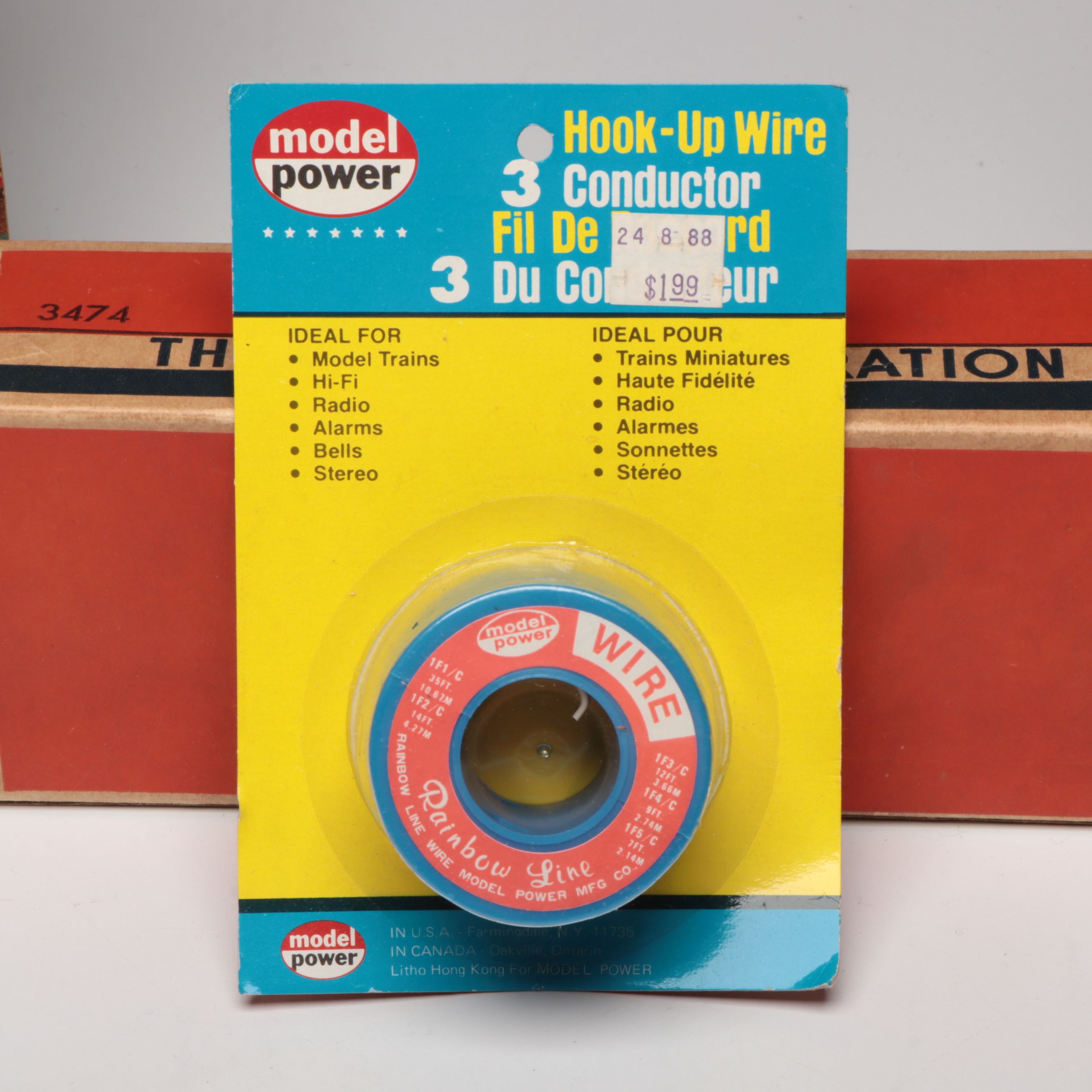 Lionel Remote Control Operating Tracks with Train Cars and More Accessories