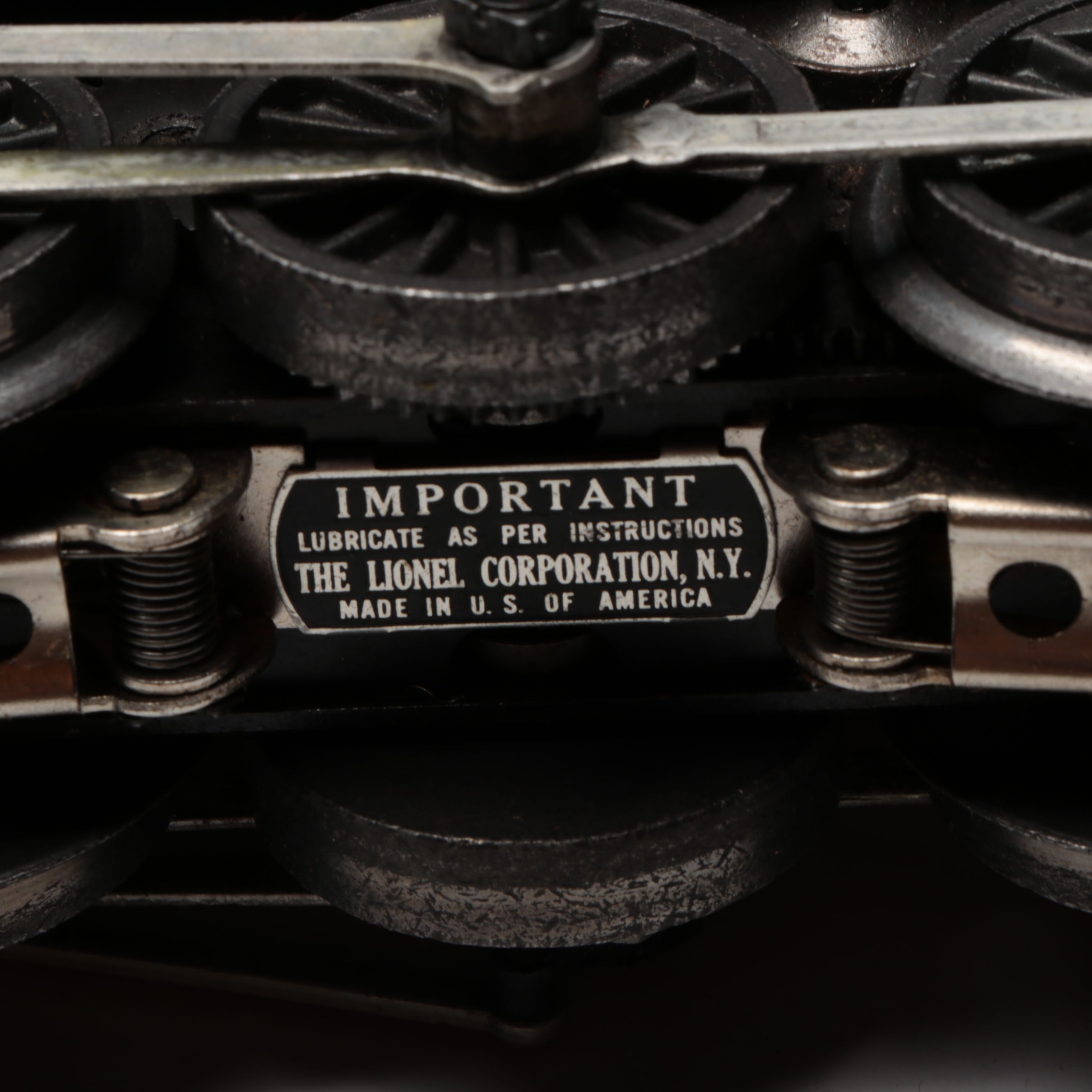 Lionel Remote Control Operating Tracks with Train Cars and More Accessories